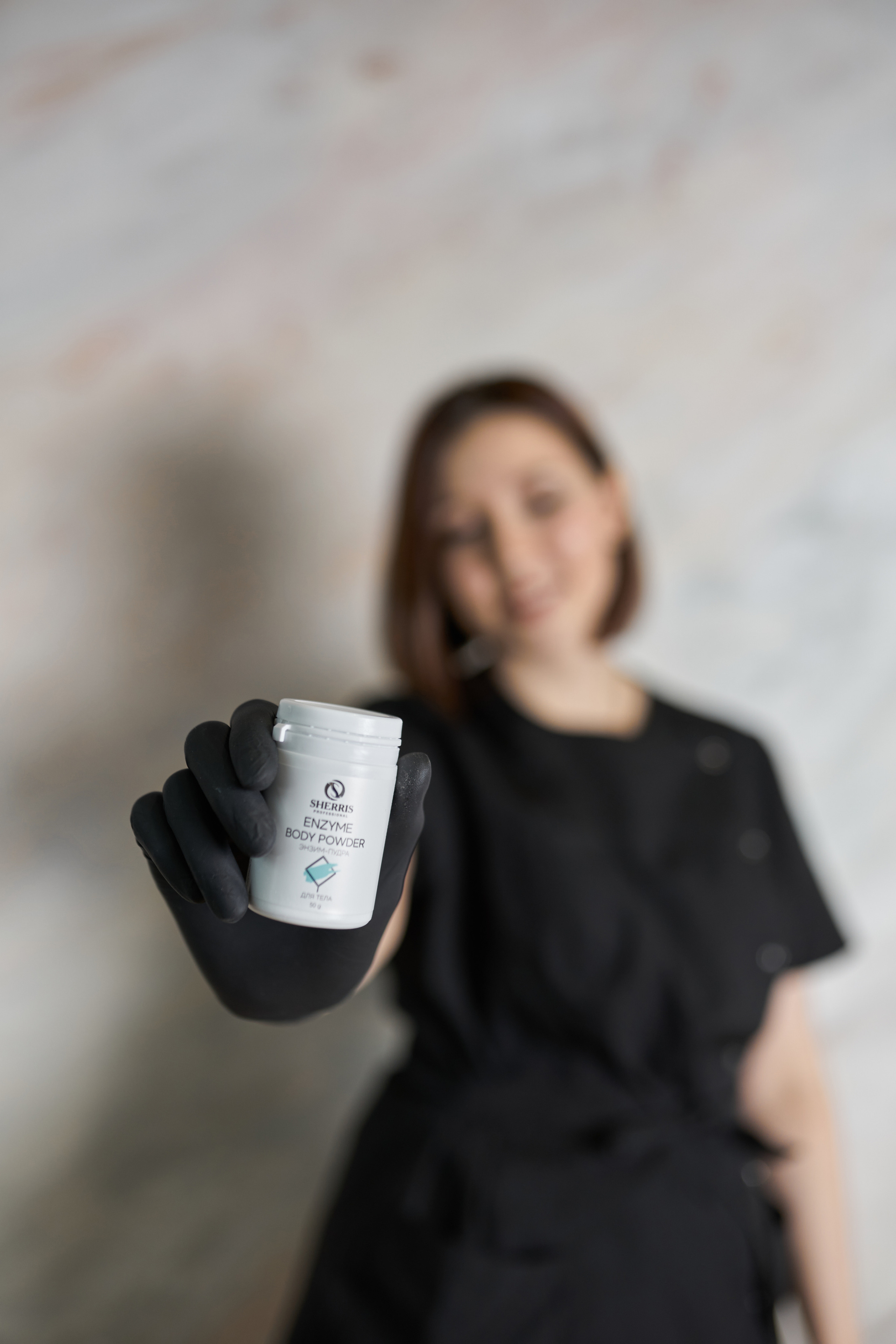 Мастер шугаринга. Фотограф Москва Арина Клокова