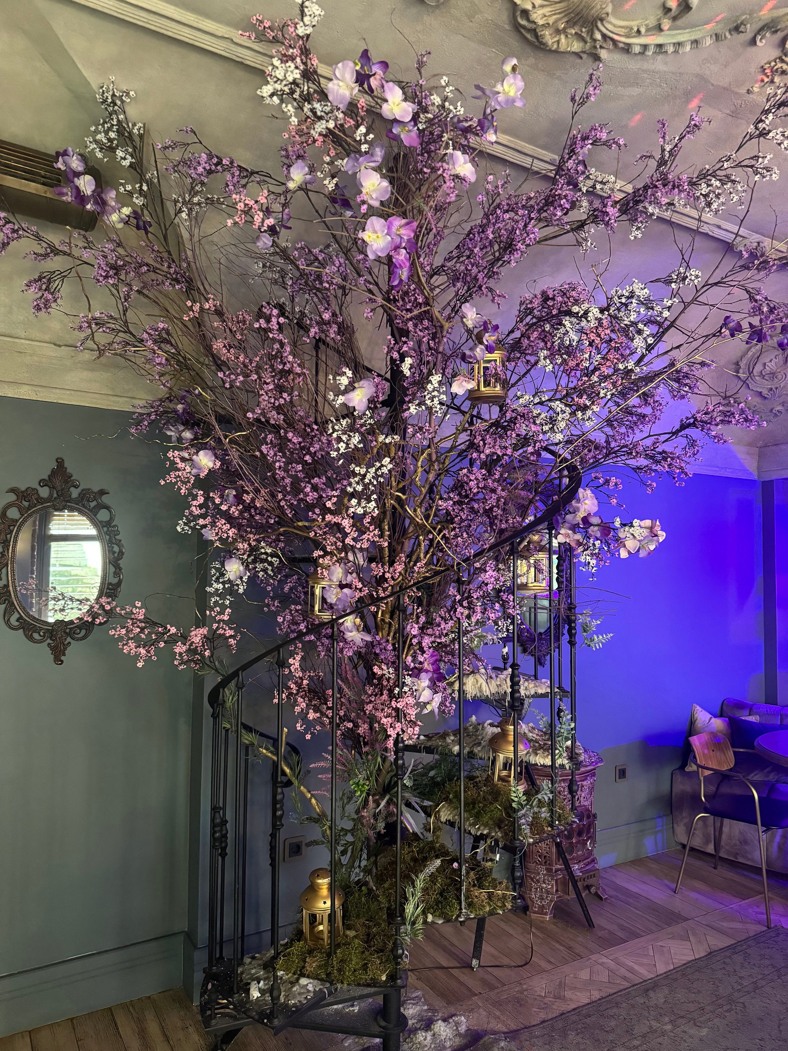 Декоративное искусственное дерево, декор заведений. Декоратор Алёна Шевелёва