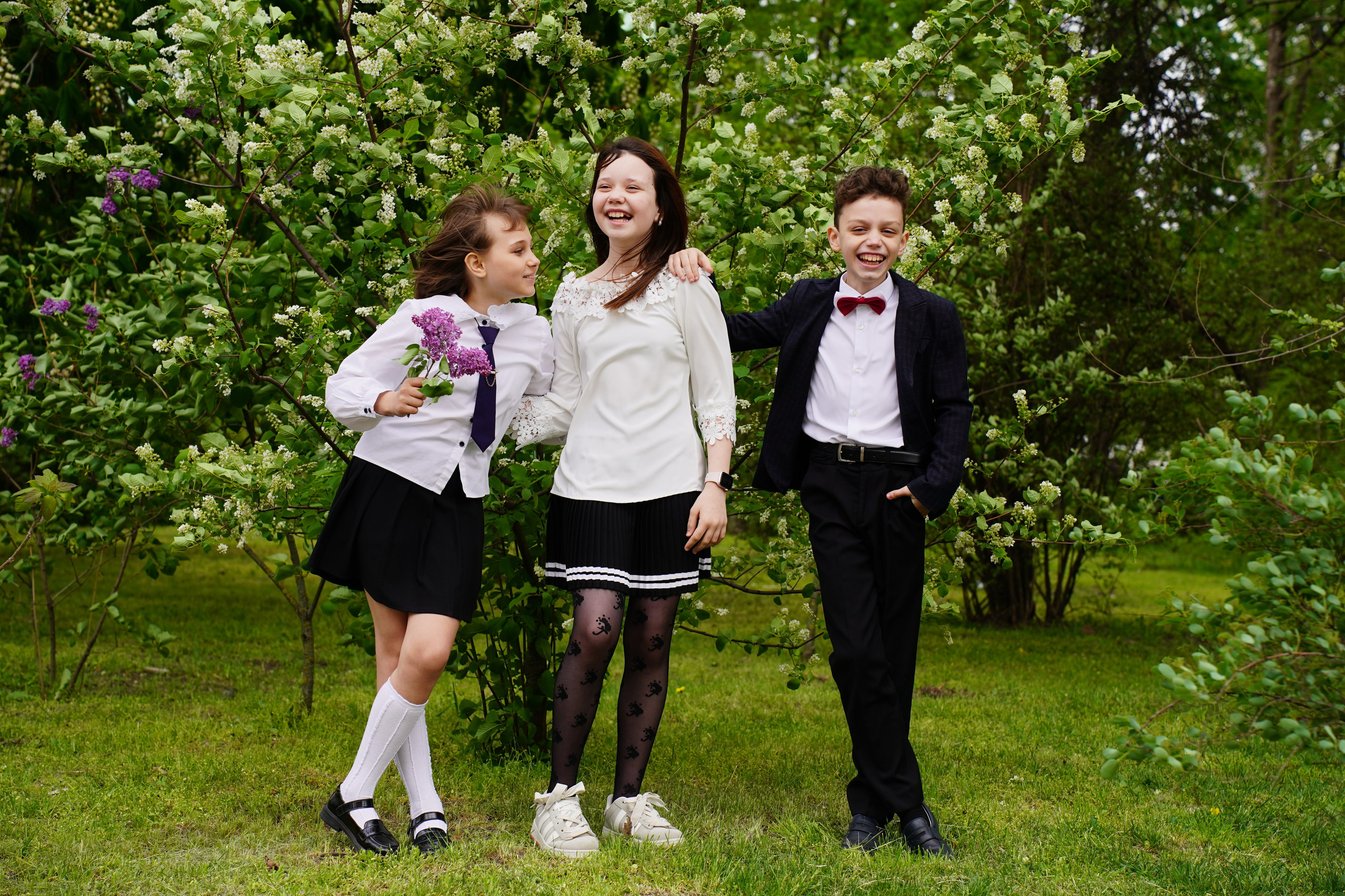 Фото с другом. MEMENTO.Выпускные альбомы, школьные, юбилейные и другие книги. Ростов-на-Дону