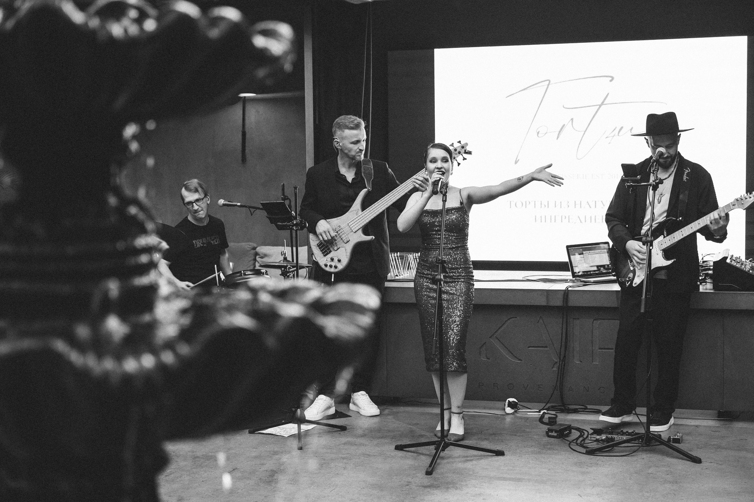 Репортажный фотограф на корпоратив, день рождения и другие мороприятия. Свадебный фотограф в Москве — Оскар Гелманов