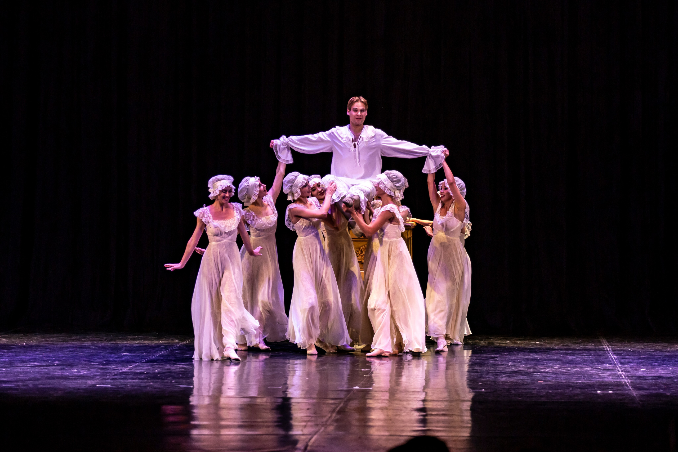 Русский Гамлет спектакль премьера Марийского театра оперы и балета в Зимнем театре г. Сочи. Фотограф в Сочи Юрий Шептаев