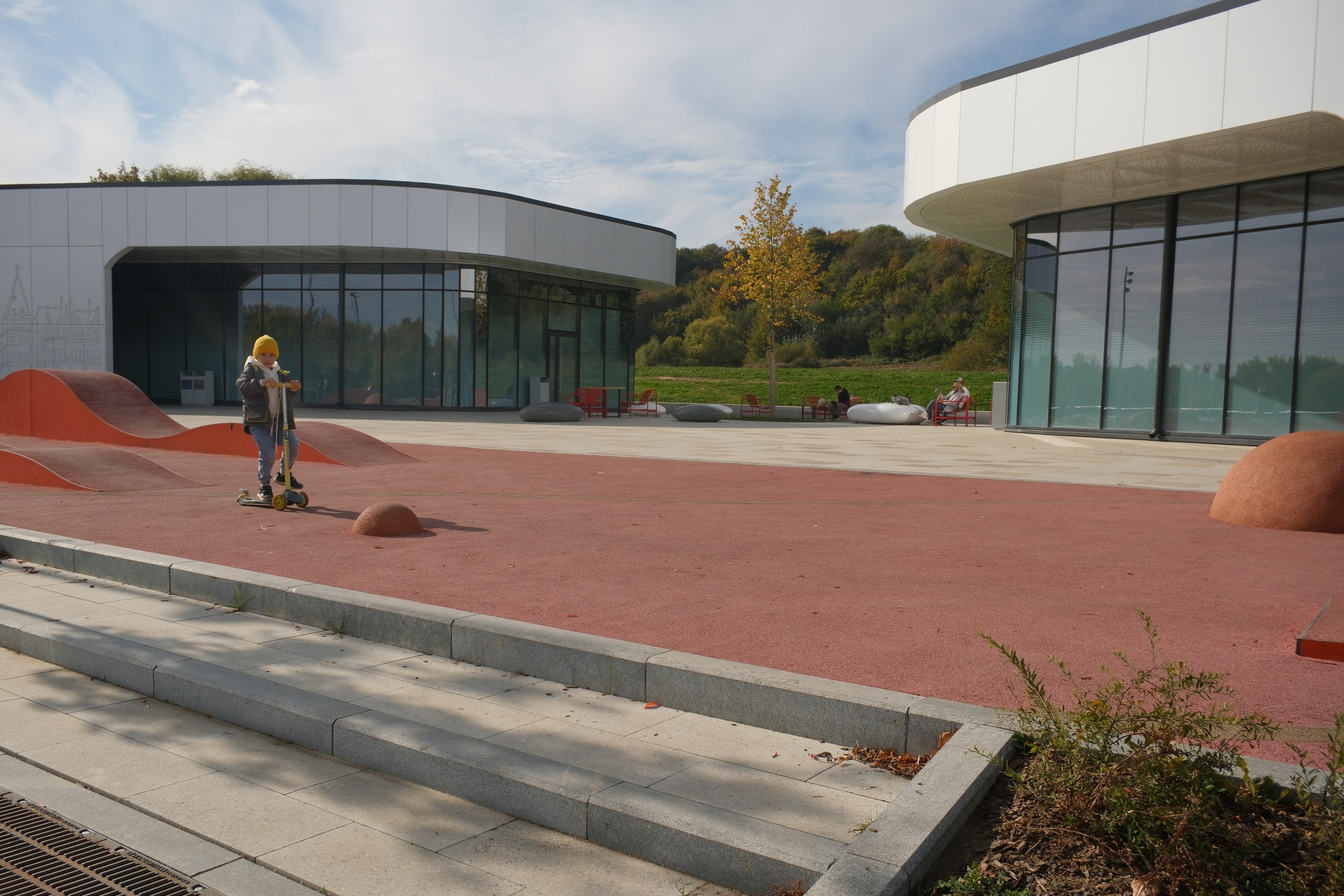 Коломенское 04.10.2025. Улица, люди, жизнь…