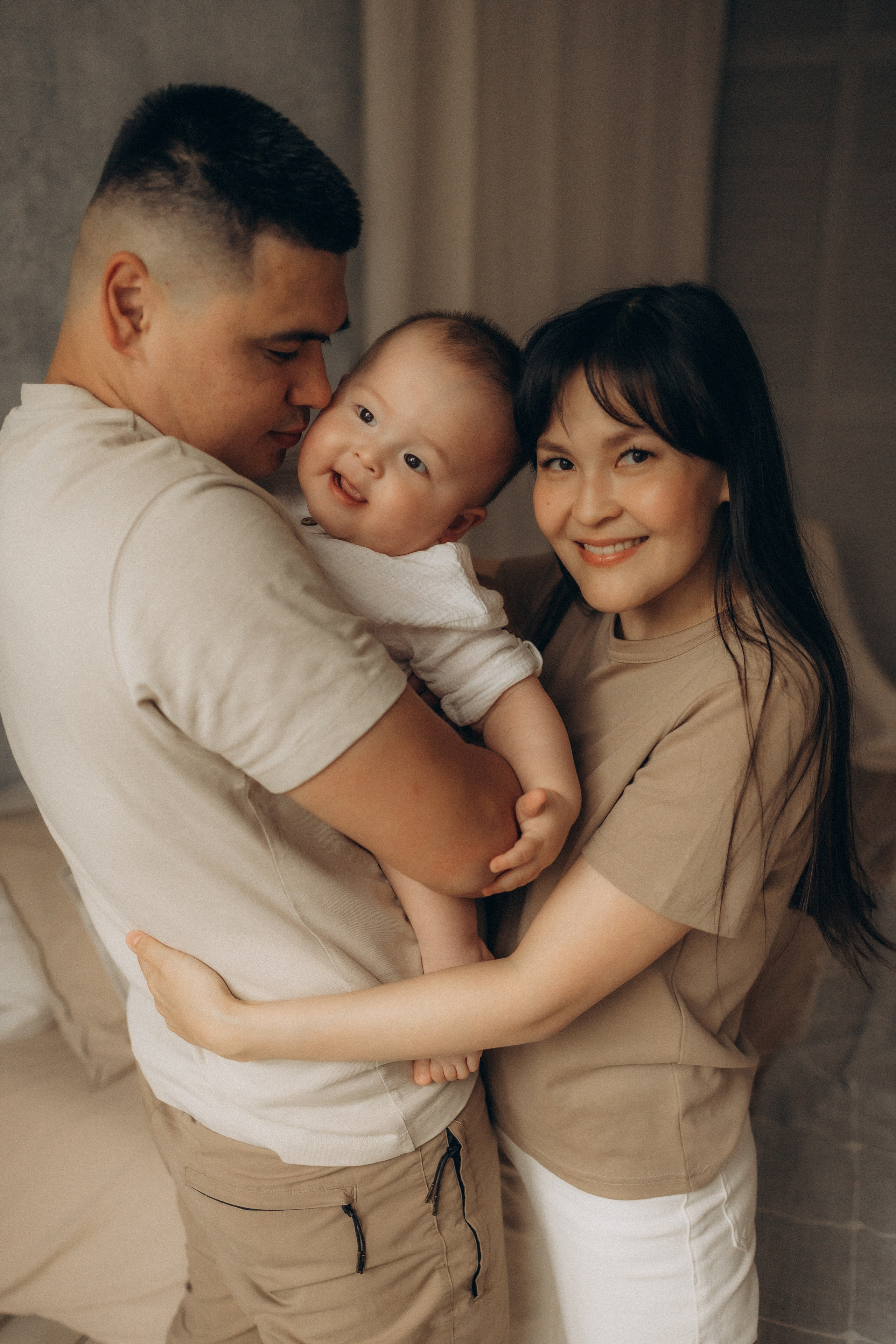 Алия: семейная в студии. Эльвира Галимьянова — семейный фотограф Екатеринбурга