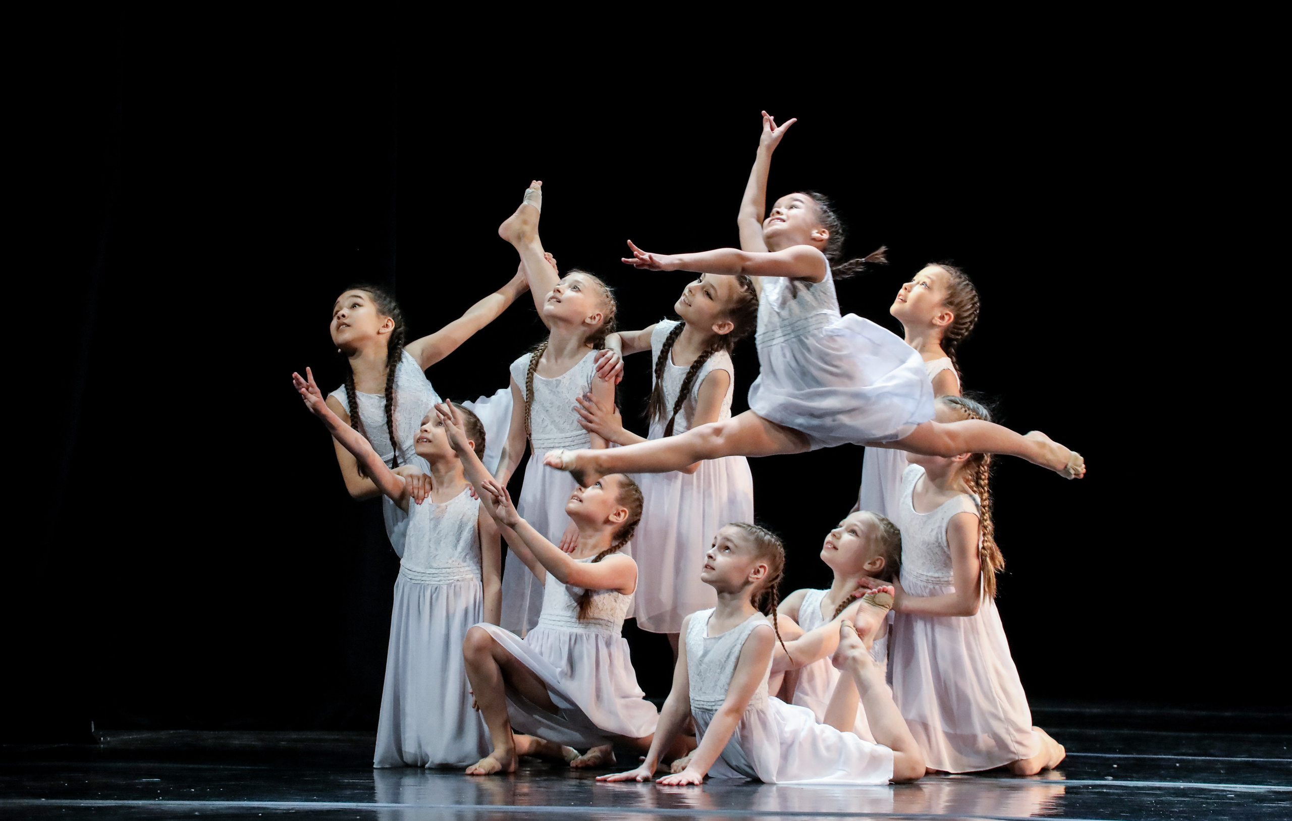 DANCE. Professional reportage photographer in Israel Julia Shaki