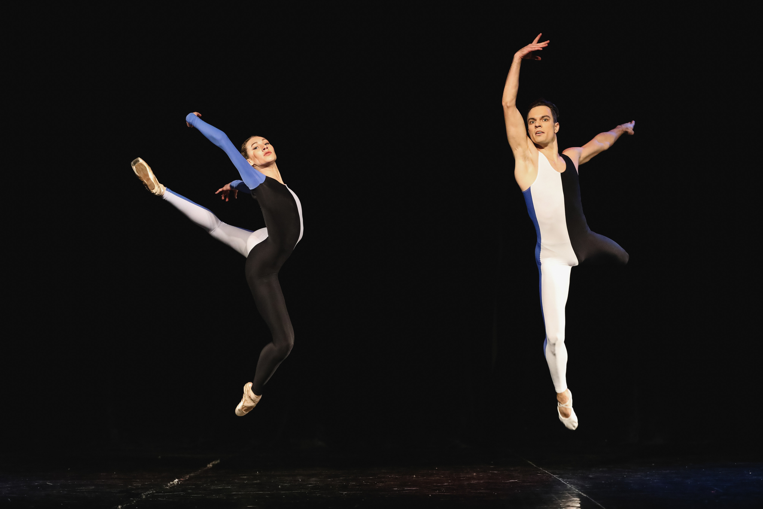 DANCE. Professional reportage photographer in Israel Julia Shaki