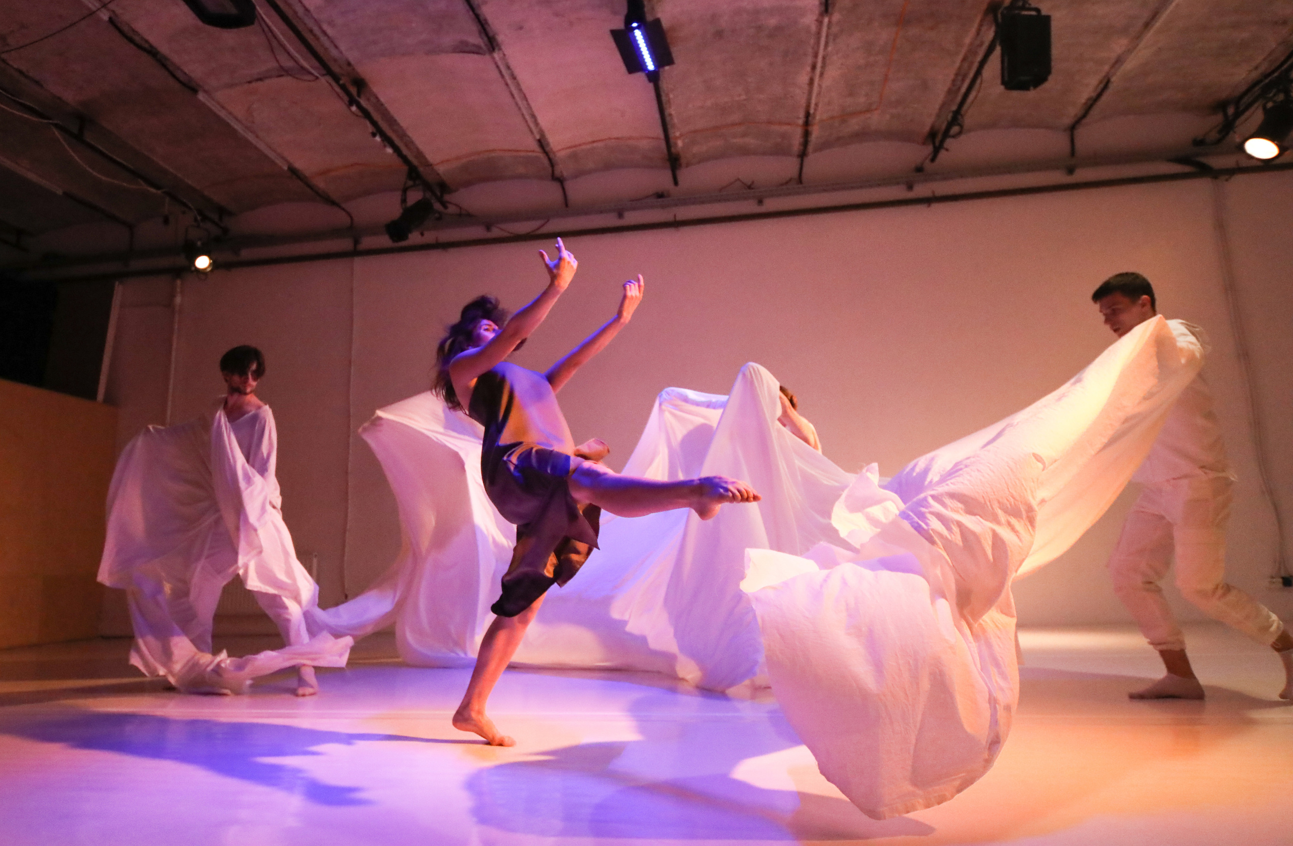 DANCE. Professional reportage photographer in Israel Julia Shaki