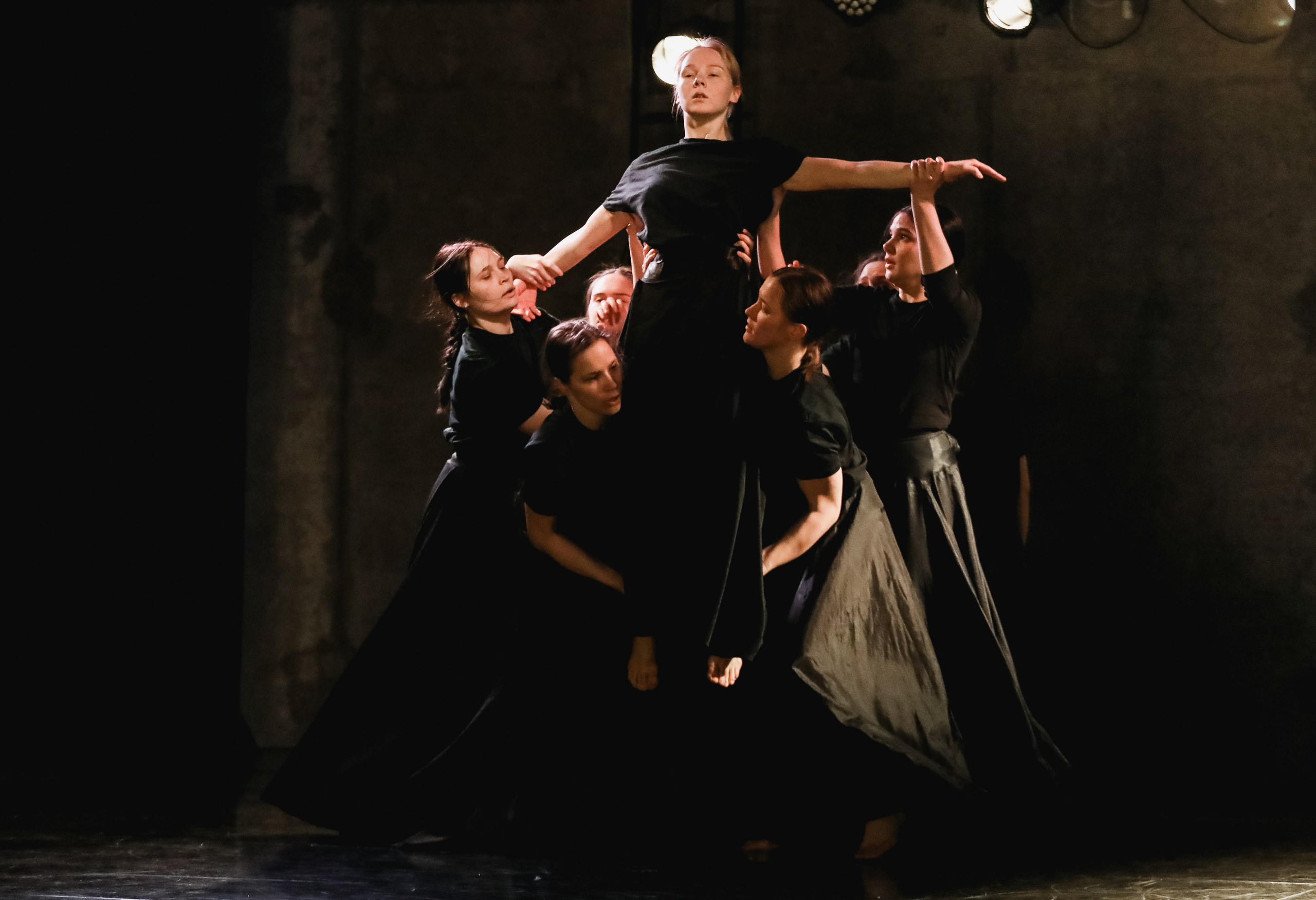 DANCE. Professional reportage photographer in Israel Julia Shaki