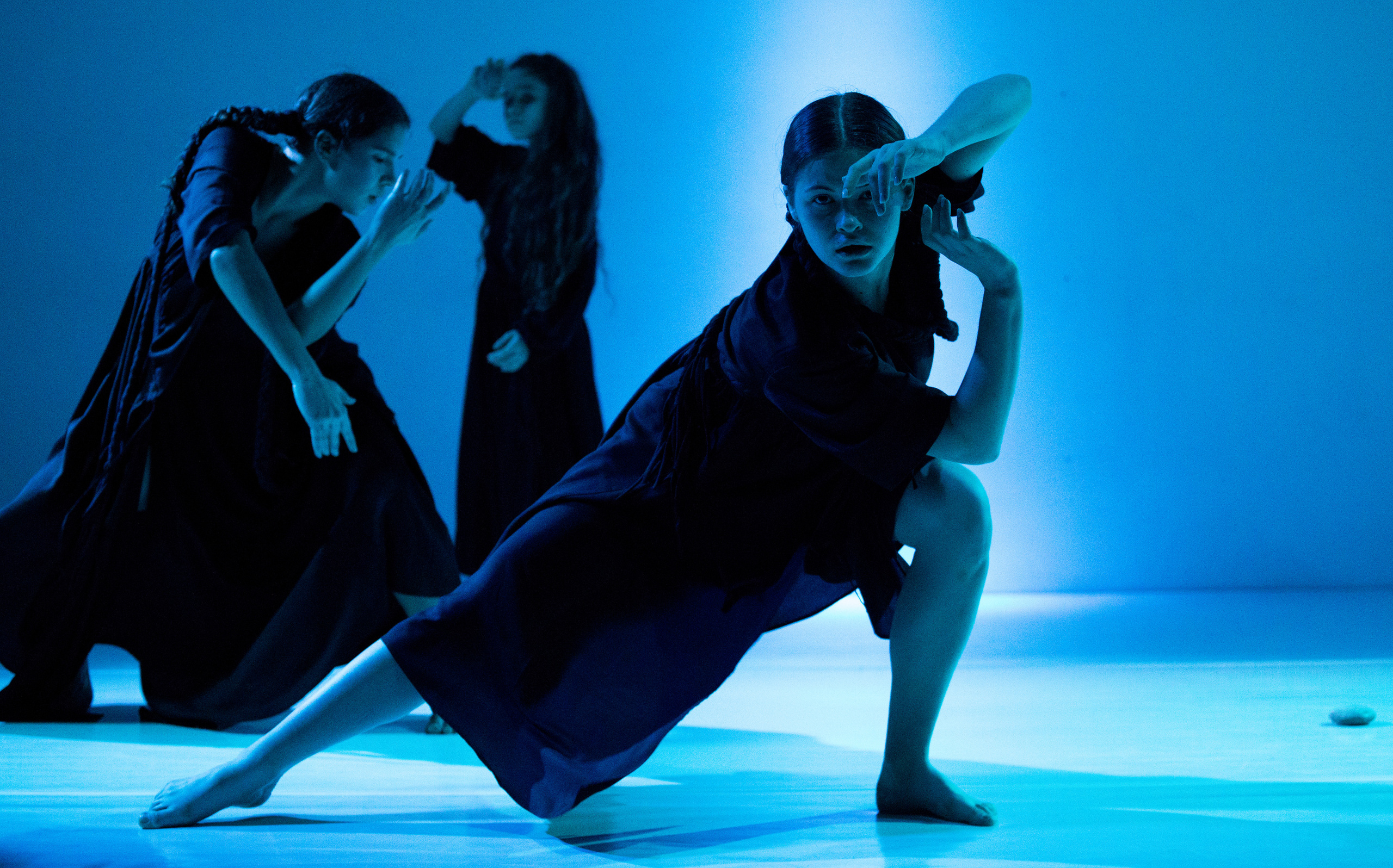 DANCE. Professional reportage photographer in Israel Julia Shaki