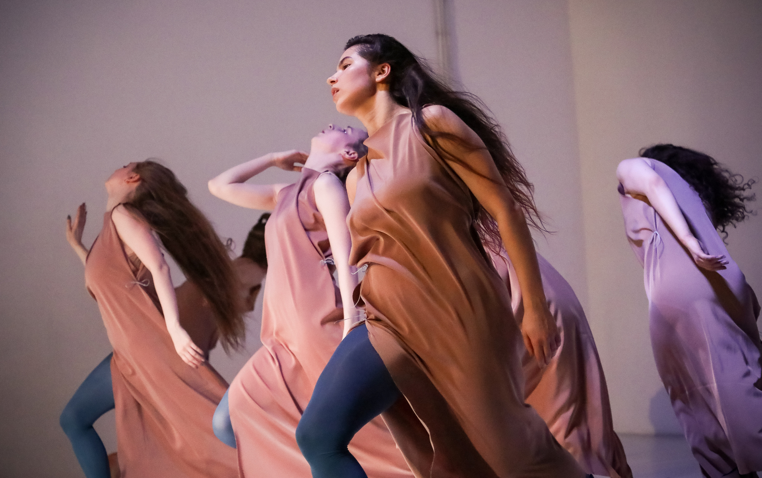 DANCE. Professional reportage photographer in Israel Julia Shaki