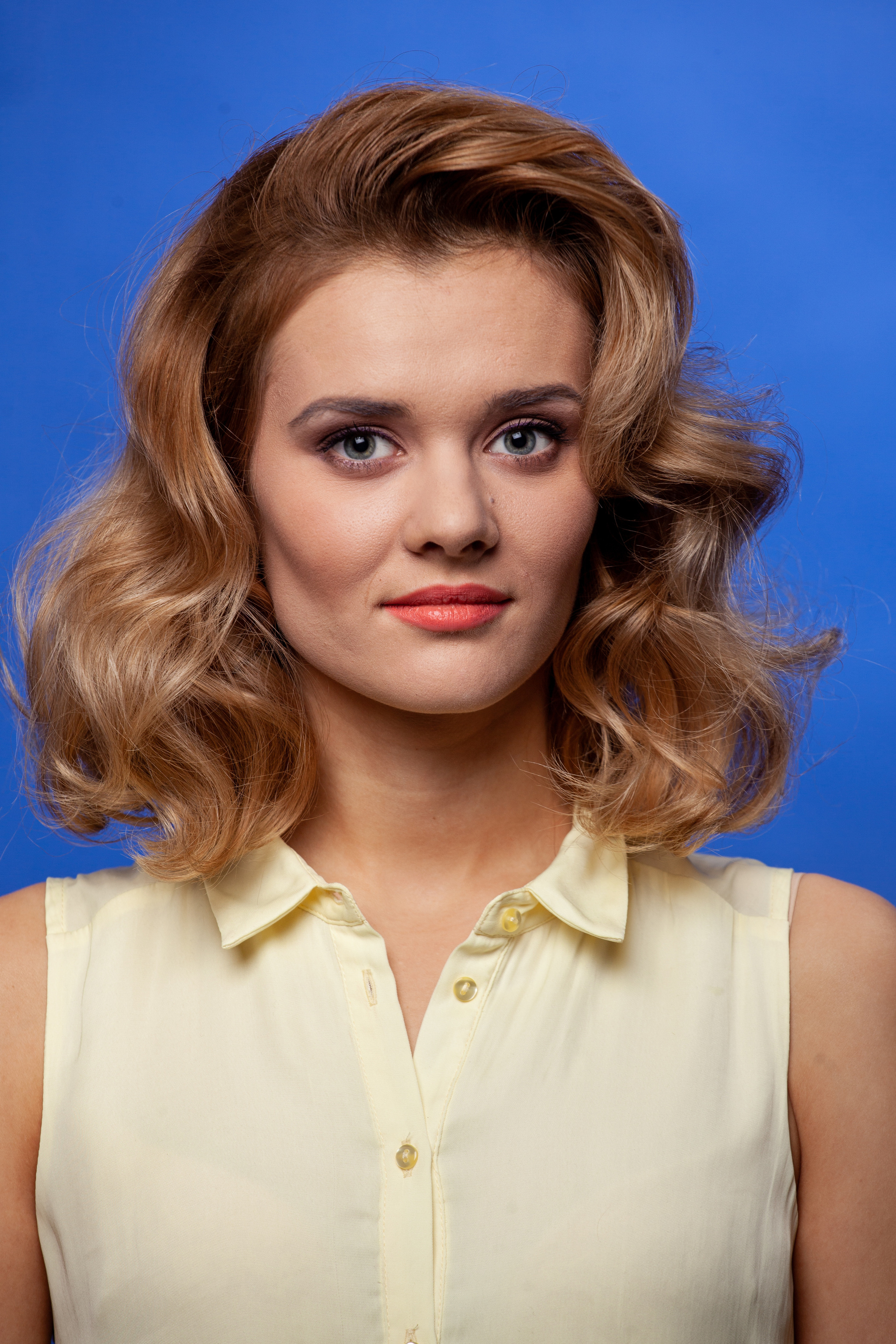 PORTRAIT. Professional reportage photographer in Israel Julia Shaki