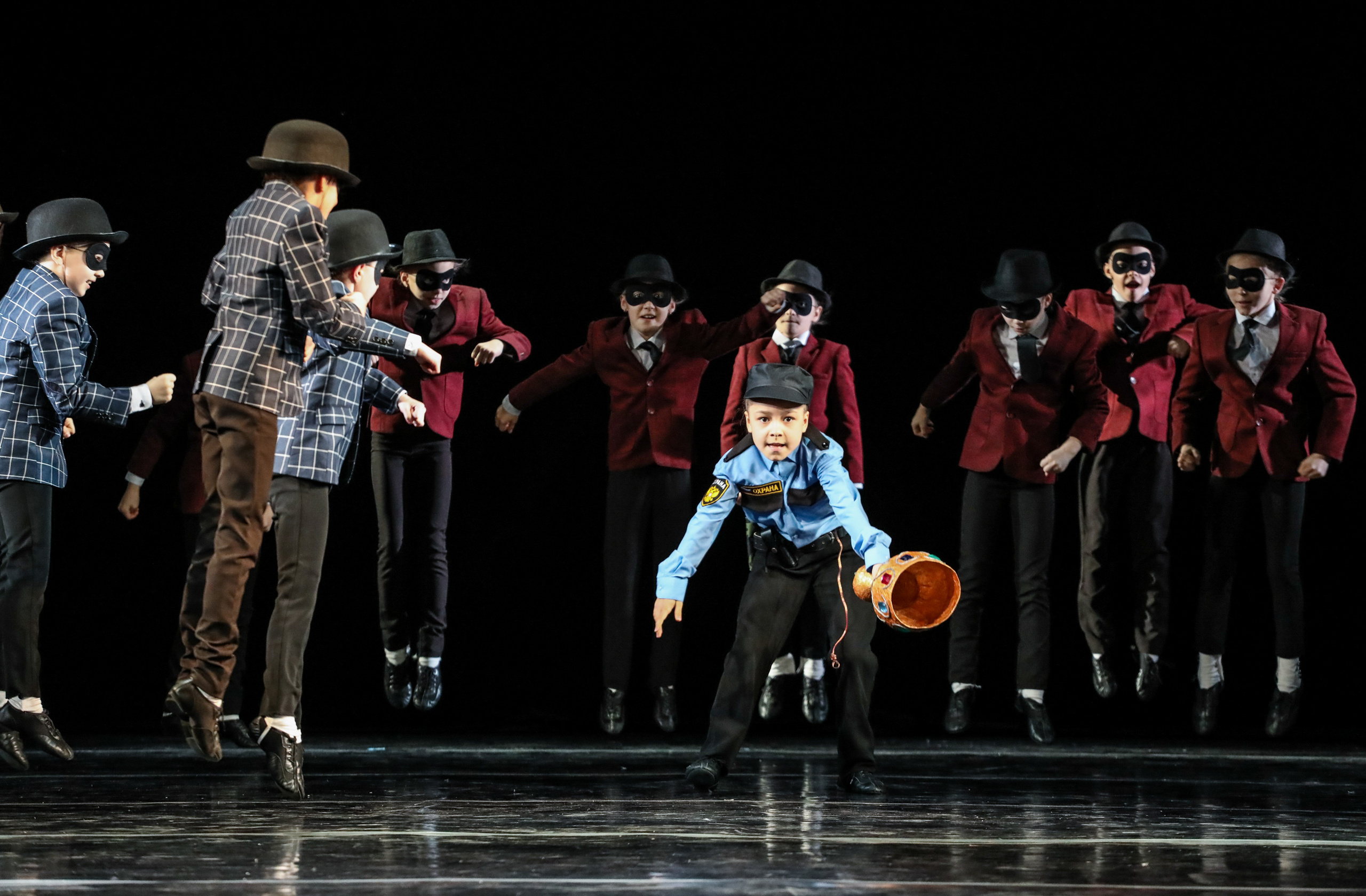 DANCE. Professional reportage photographer in Israel Julia Shaki