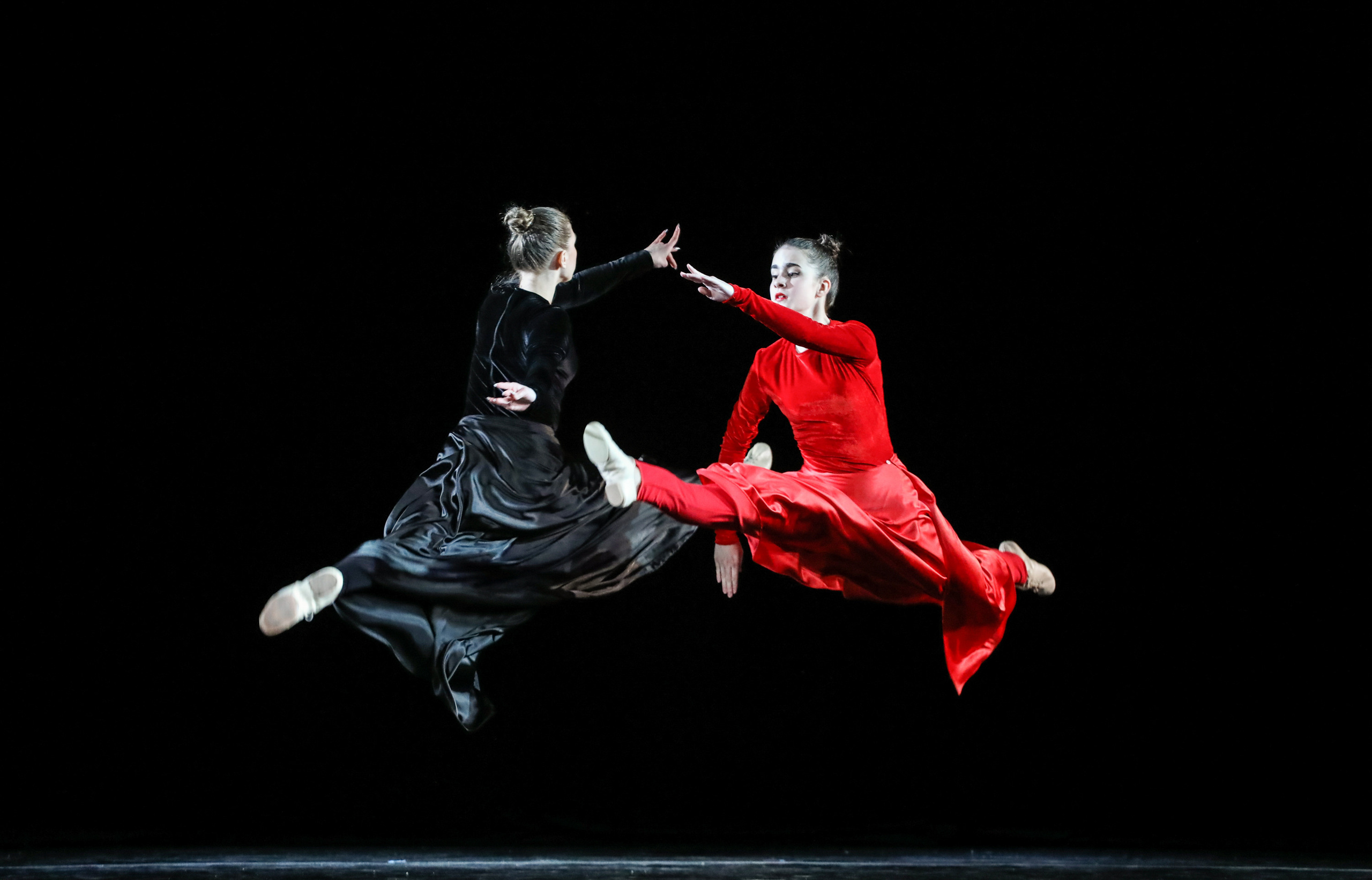 DANCE. Professional reportage photographer in Israel Julia Shaki