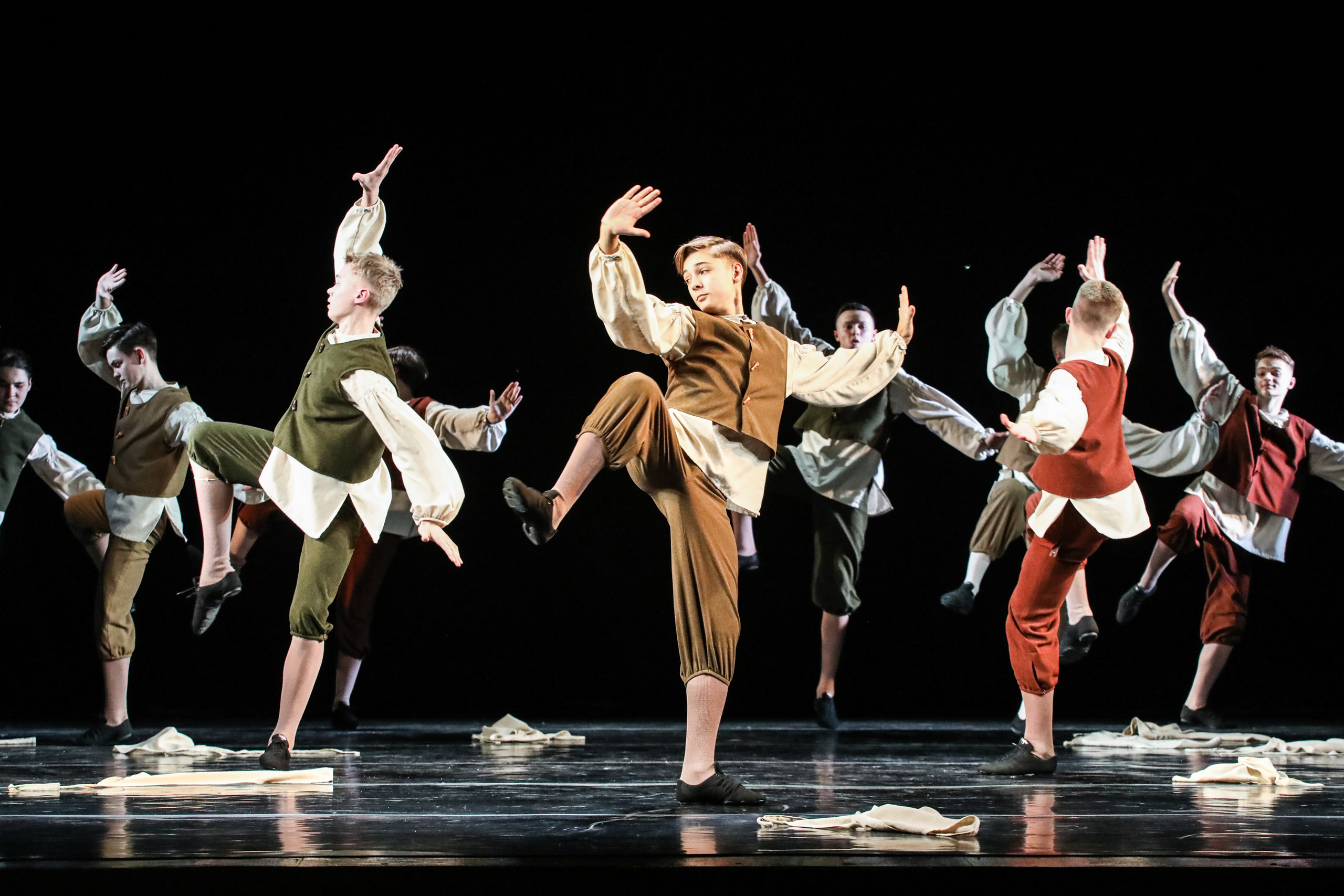 DANCE. Professional reportage photographer in Israel Julia Shaki