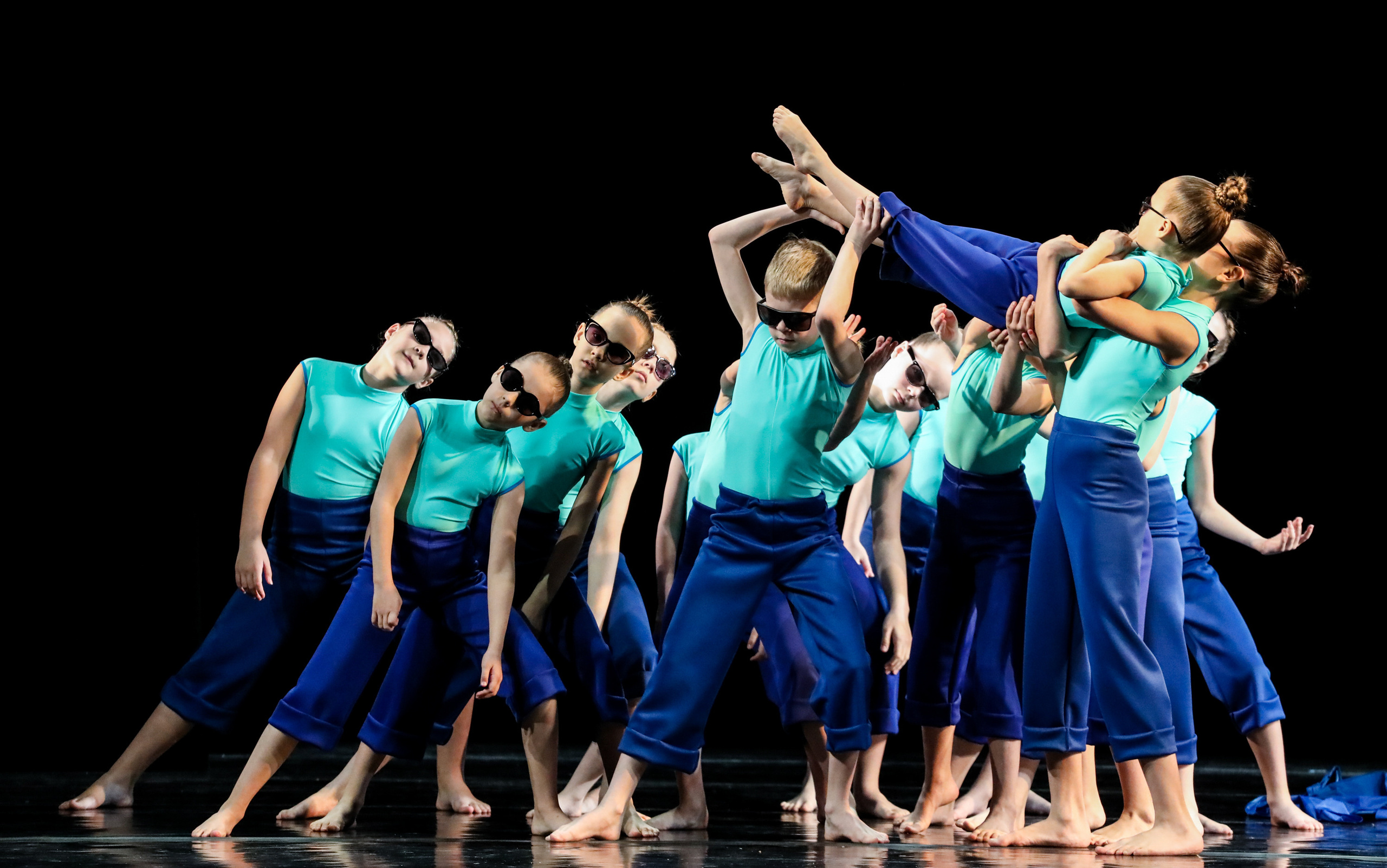 DANCE. Professional reportage photographer in Israel Julia Shaki