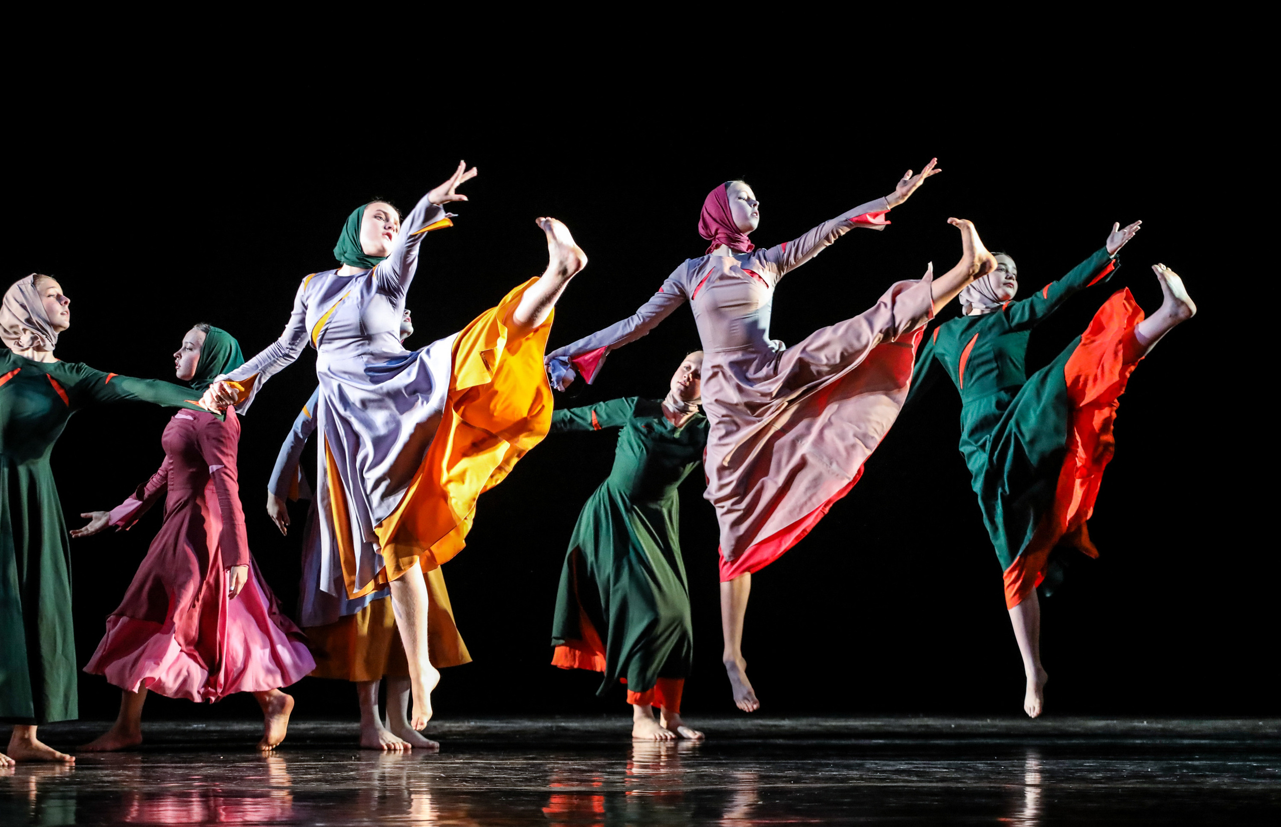 DANCE. Professional reportage photographer in Israel Julia Shaki