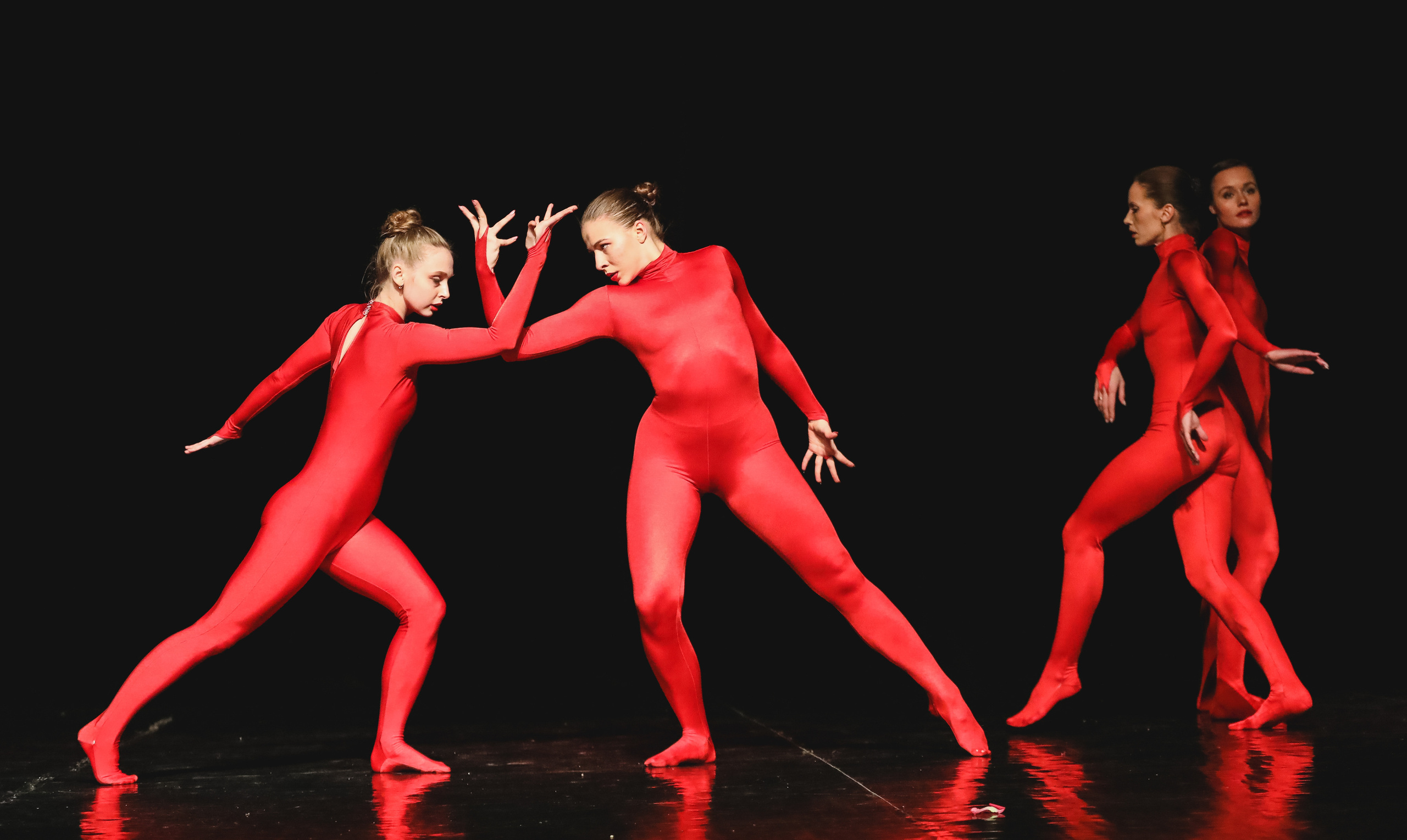 DANCE. Professional reportage photographer in Israel Julia Shaki