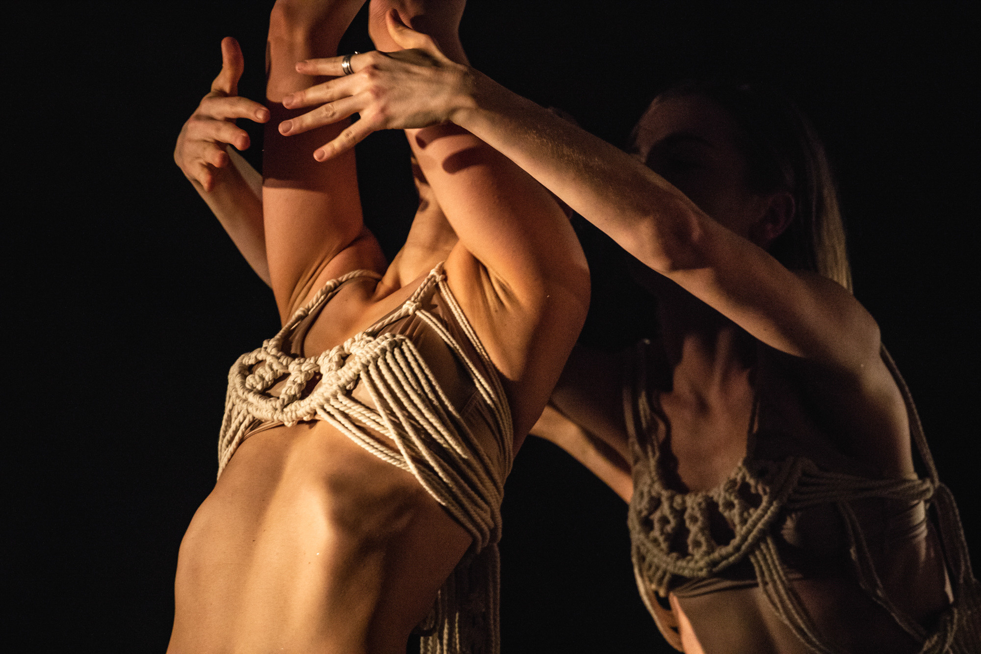 DANCE. Professional reportage photographer in Israel Julia Shaki