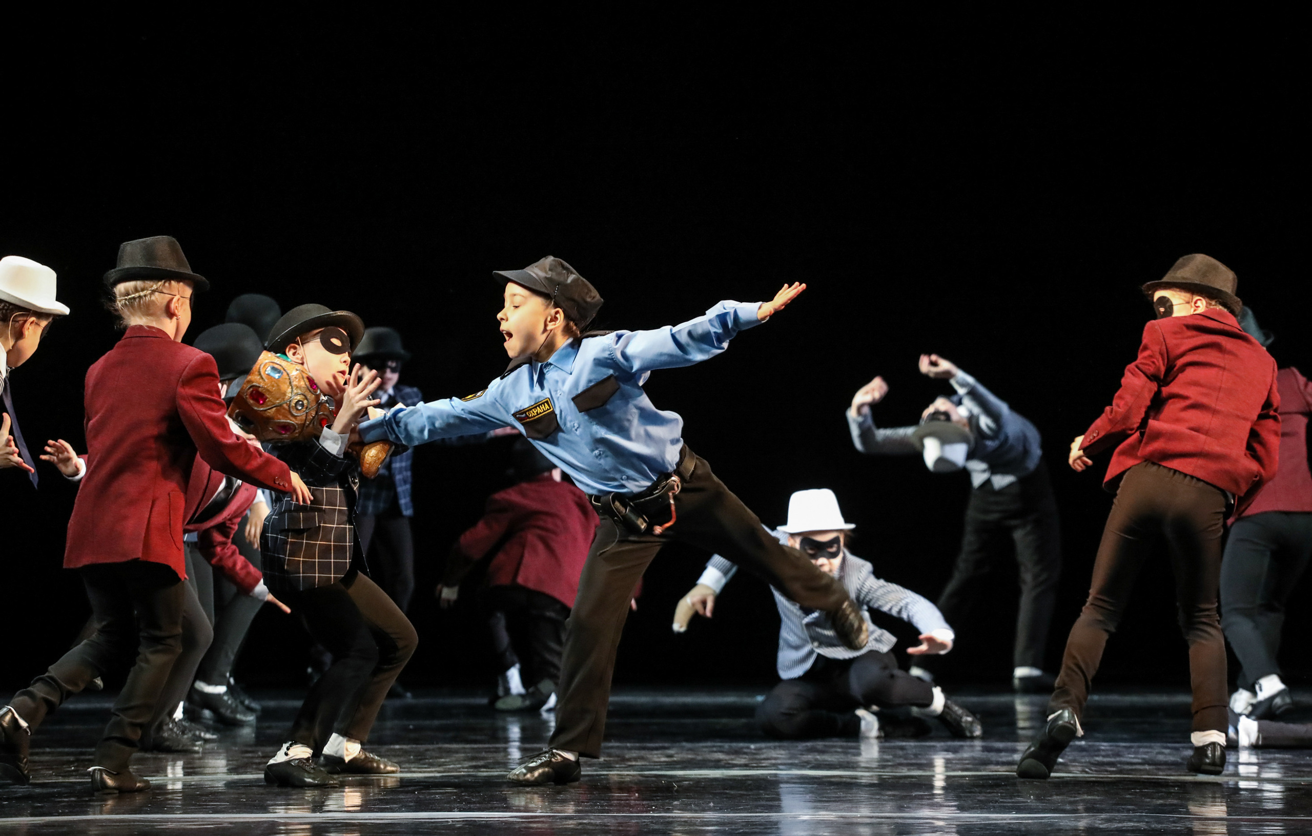 DANCE. Professional reportage photographer in Israel Julia Shaki