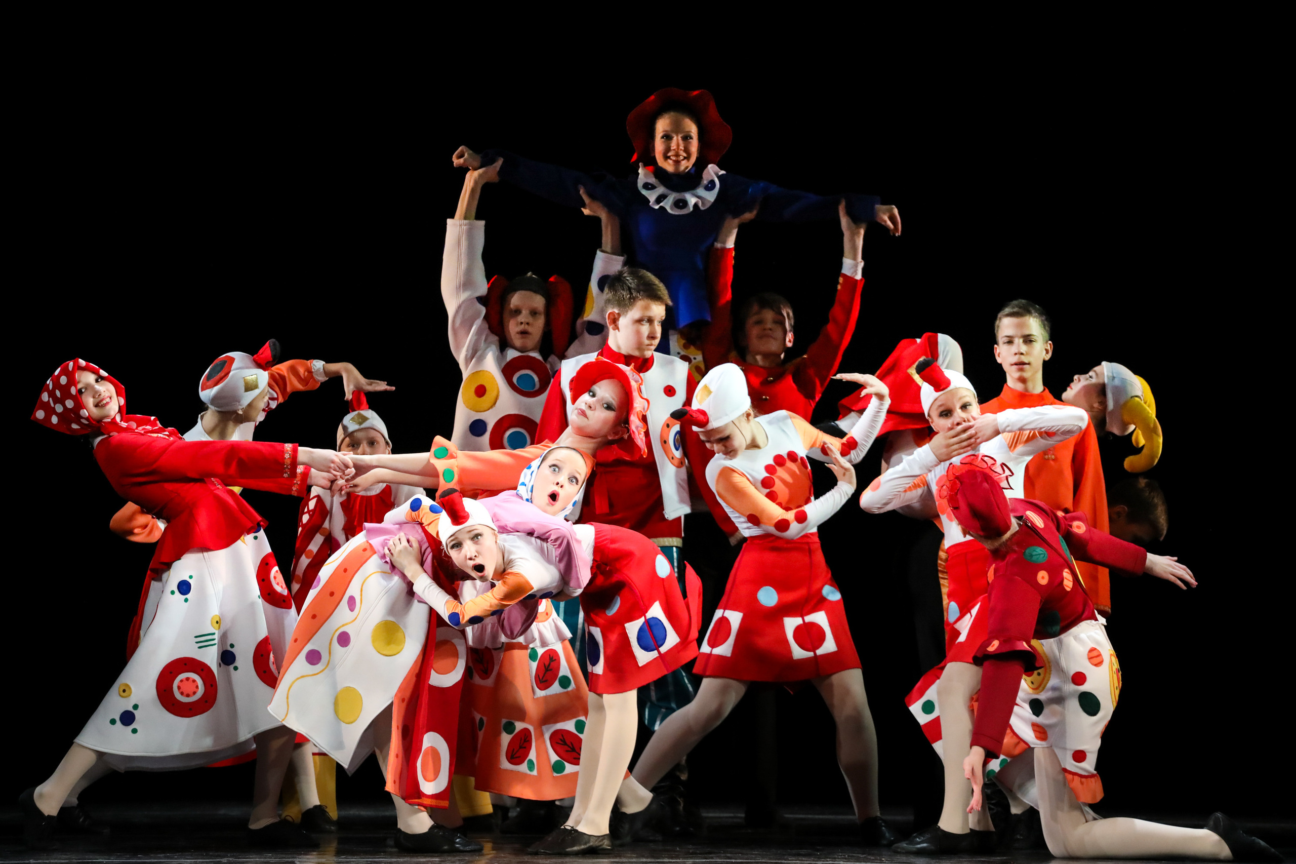 DANCE. Professional reportage photographer in Israel Julia Shaki