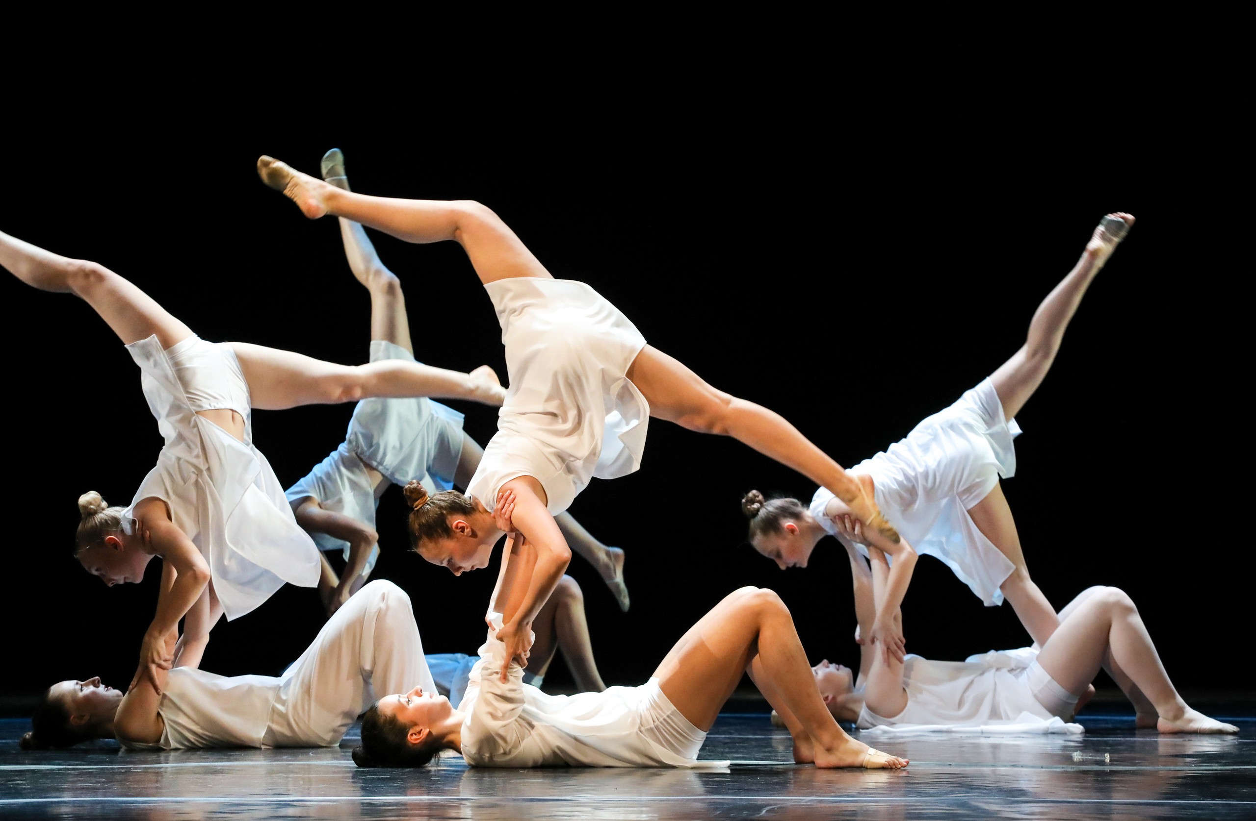 DANCE. Professional reportage photographer in Israel Julia Shaki