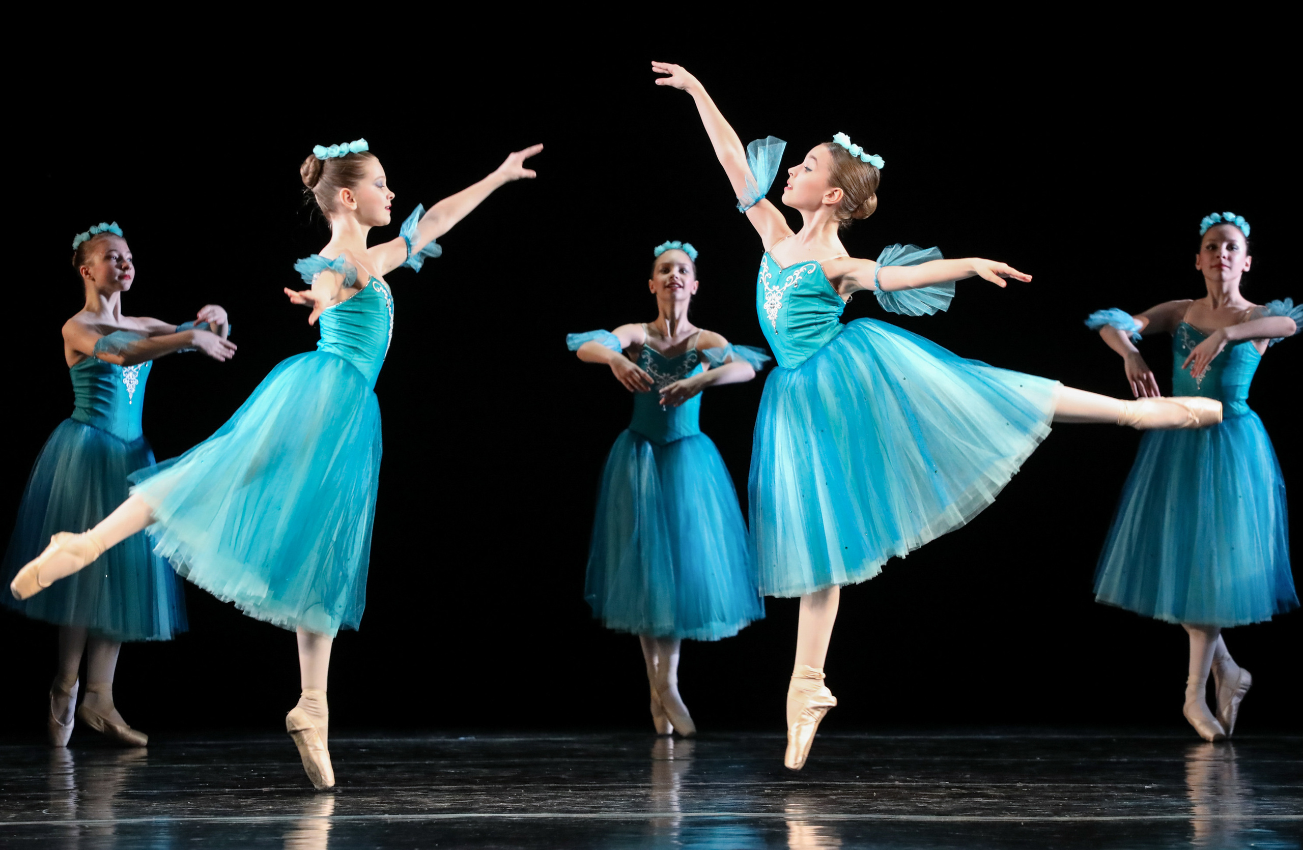 DANCE. Professional reportage photographer in Israel Julia Shaki