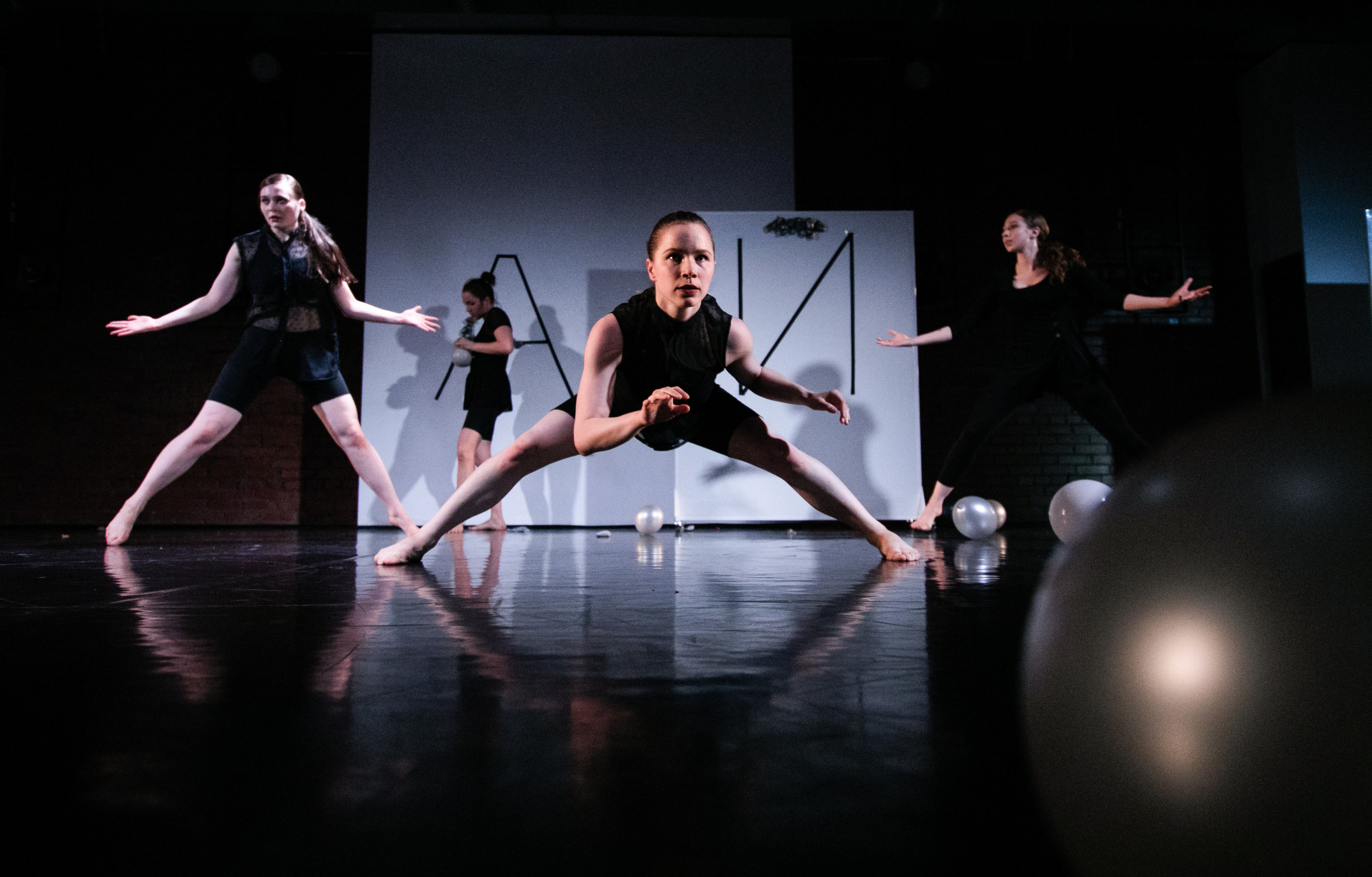 DANCE. Professional reportage photographer in Israel Julia Shaki