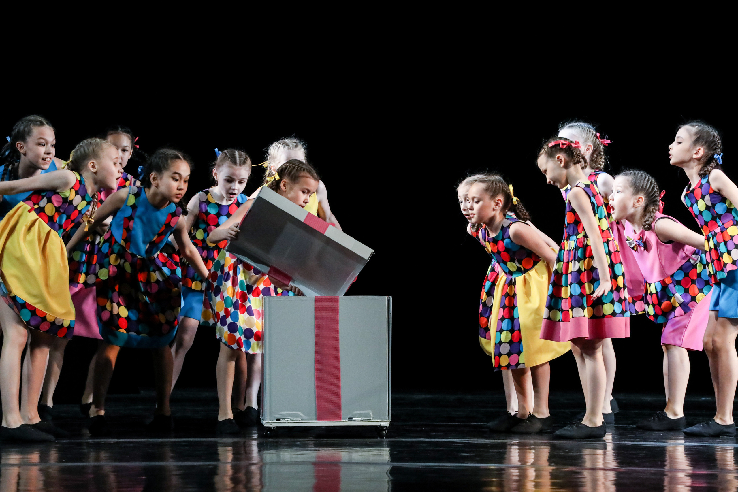 DANCE. Professional reportage photographer in Israel Julia Shaki