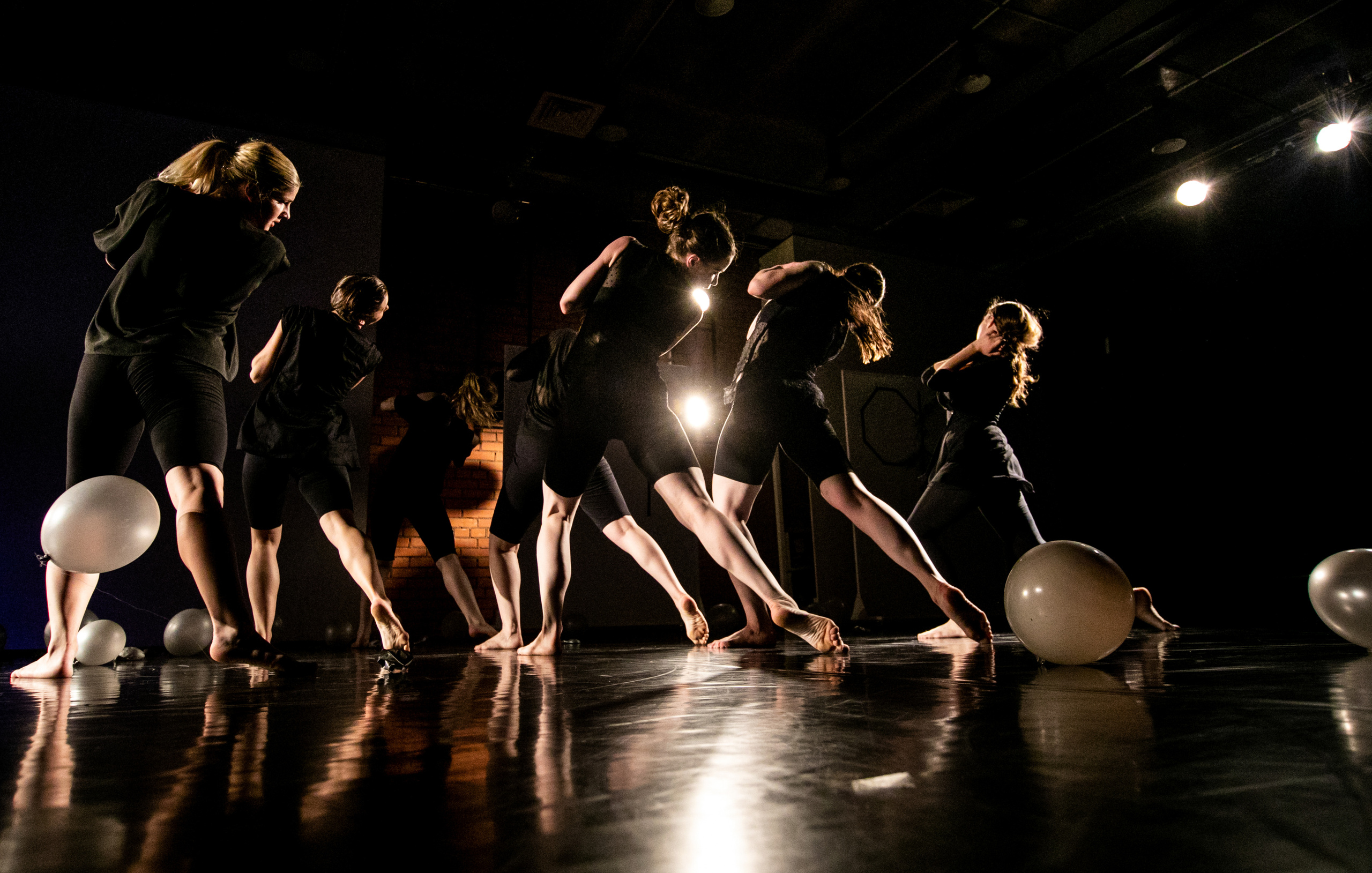 DANCE. Professional reportage photographer in Israel Julia Shaki