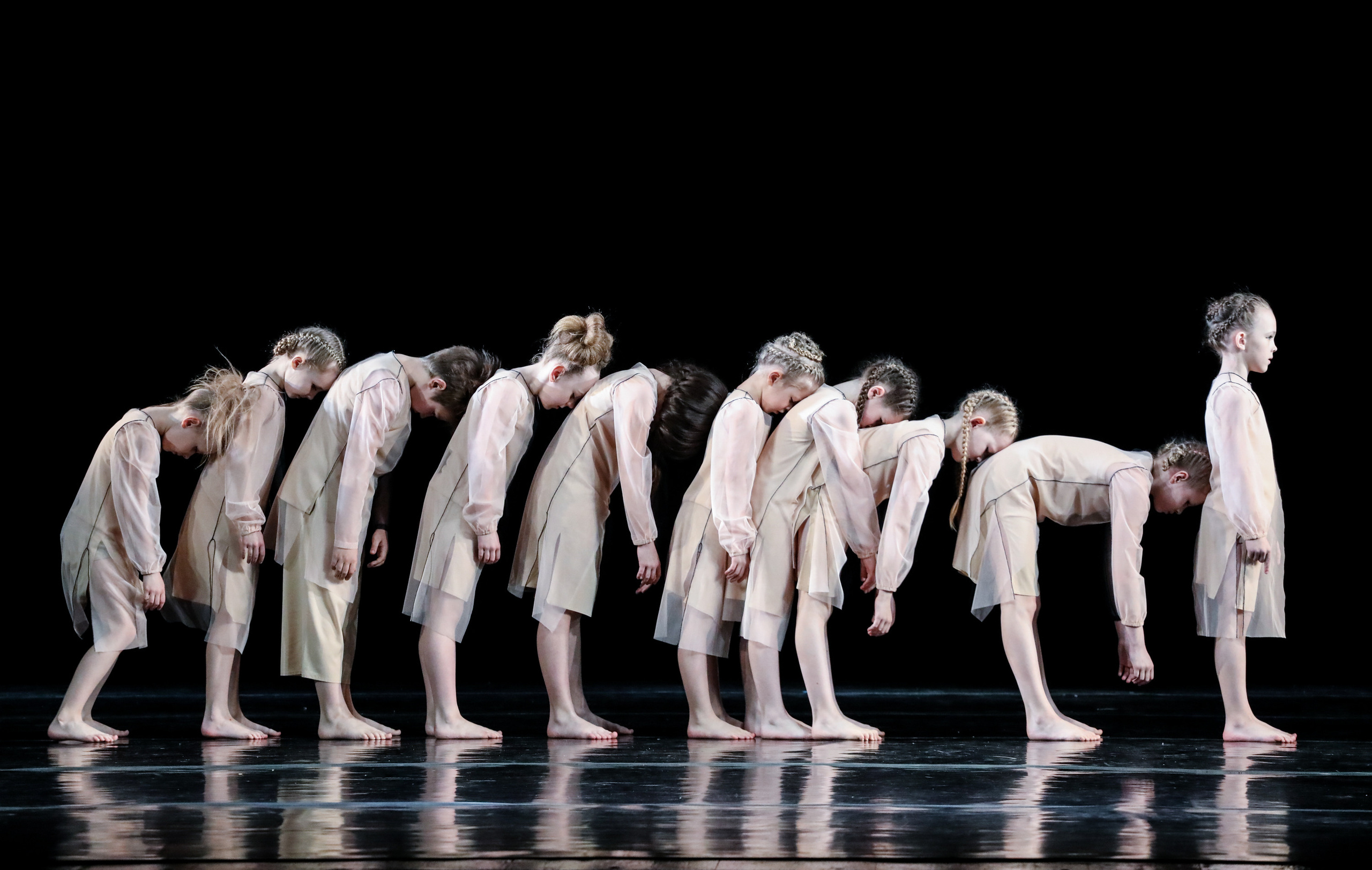 DANCE. Professional reportage photographer in Israel Julia Shaki