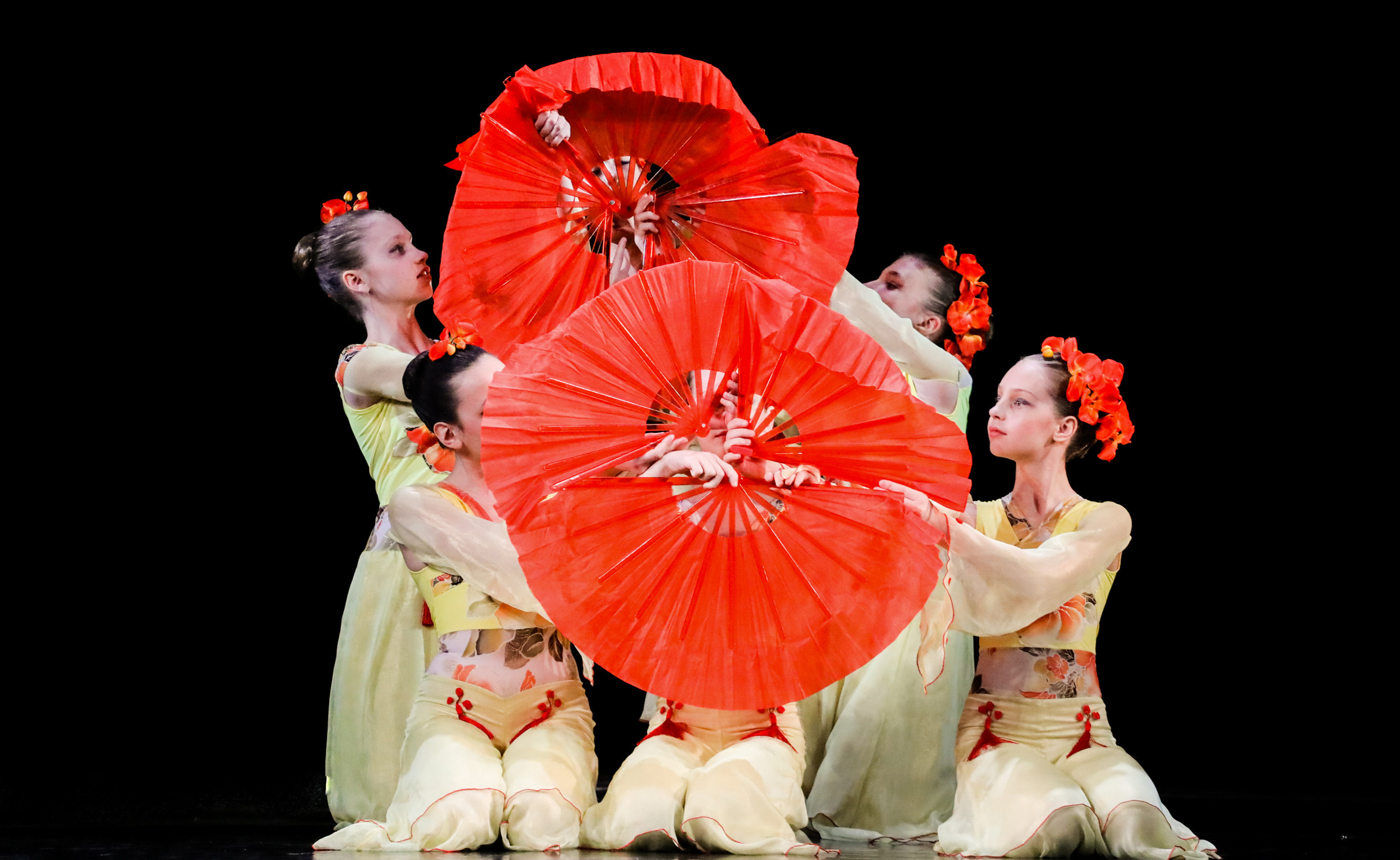 DANCE. Professional reportage photographer in Israel Julia Shaki