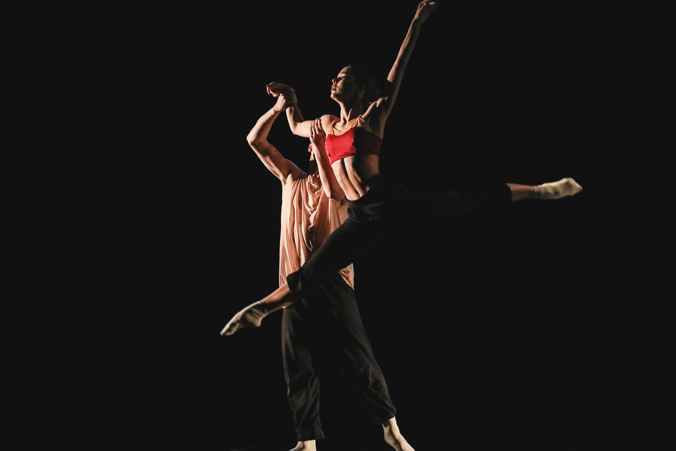 DANCE. Professional reportage photographer in Israel Julia Shaki