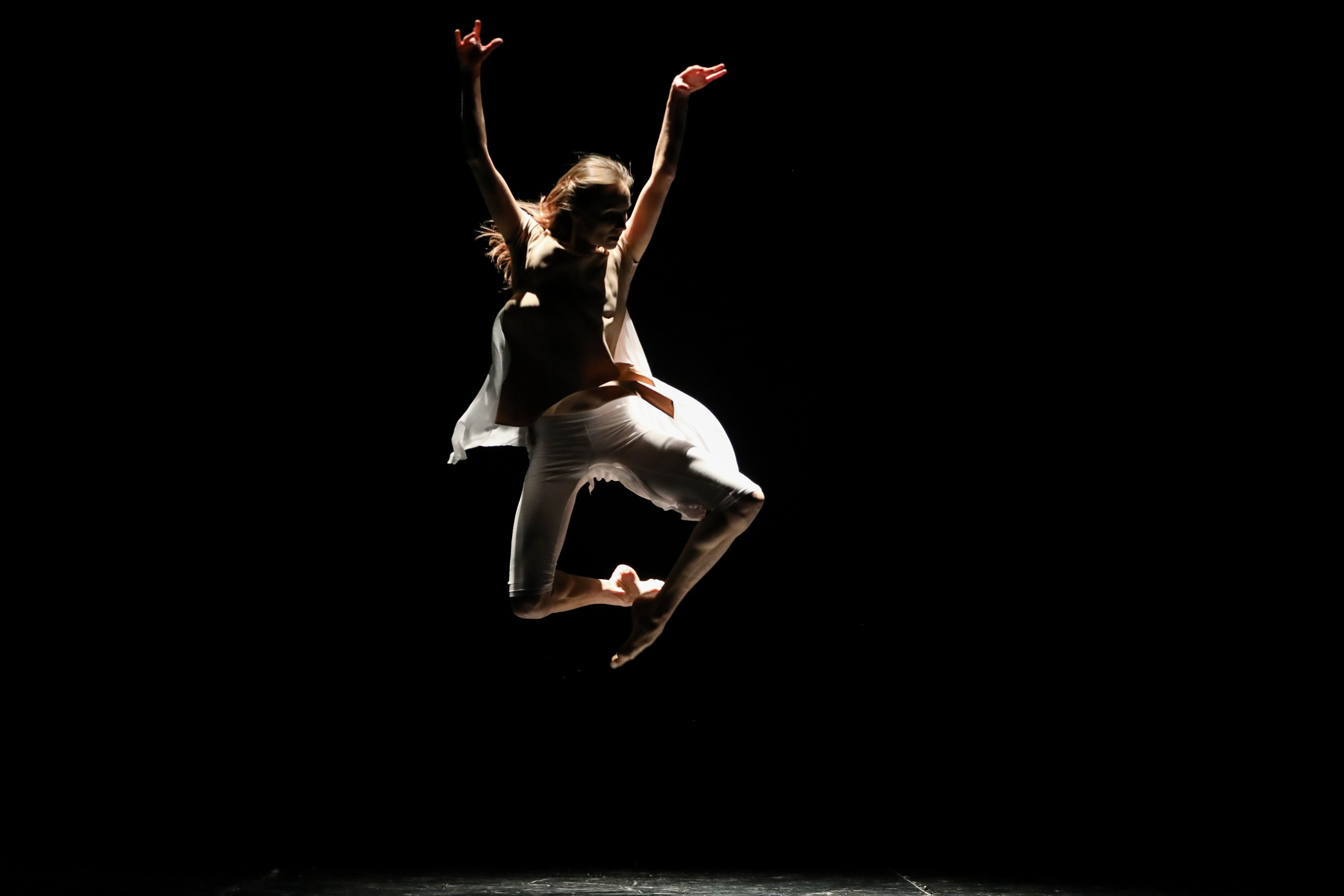 DANCE. Professional reportage photographer in Israel Julia Shaki
