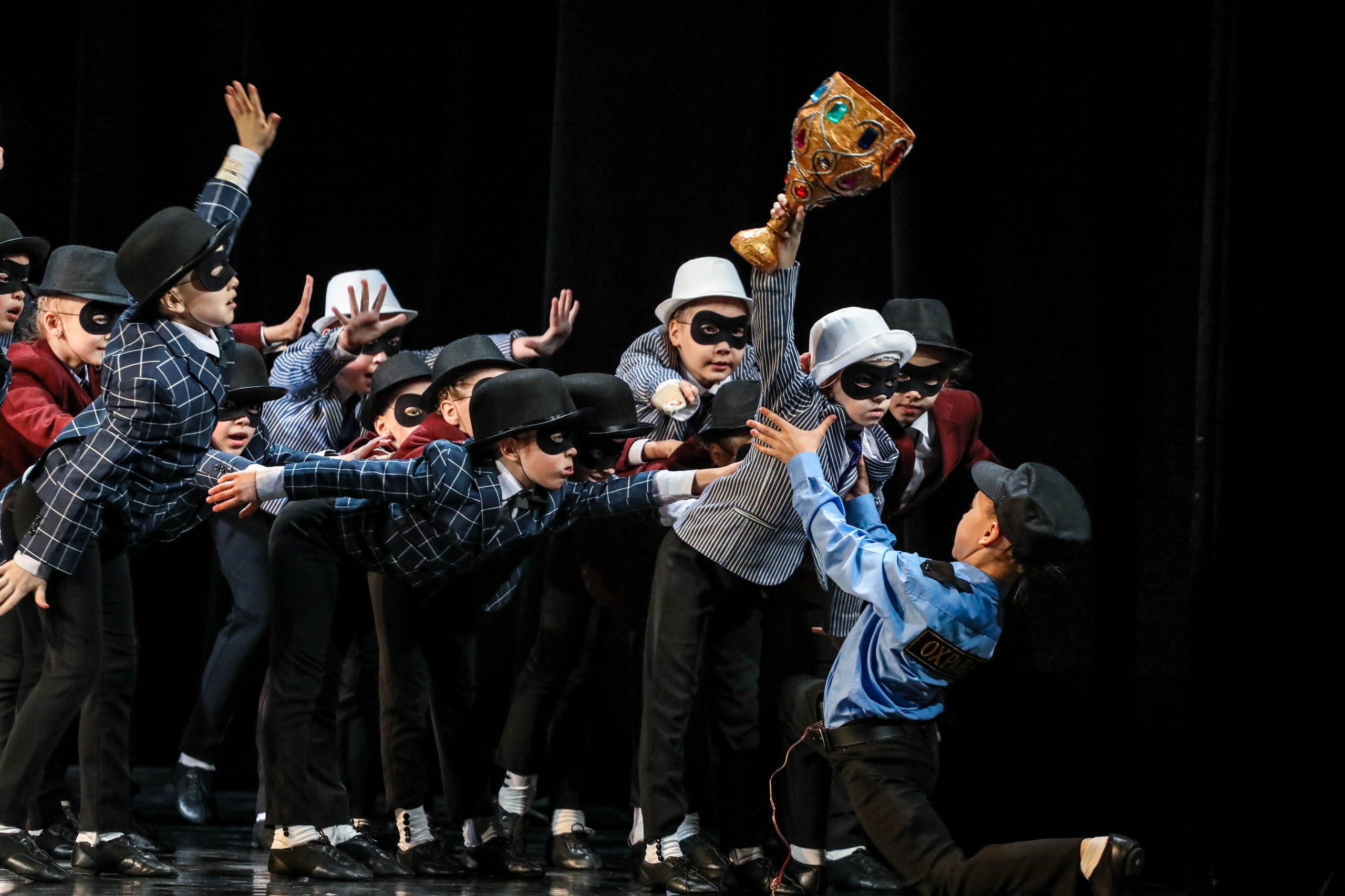 DANCE. Professional reportage photographer in Israel Julia Shaki