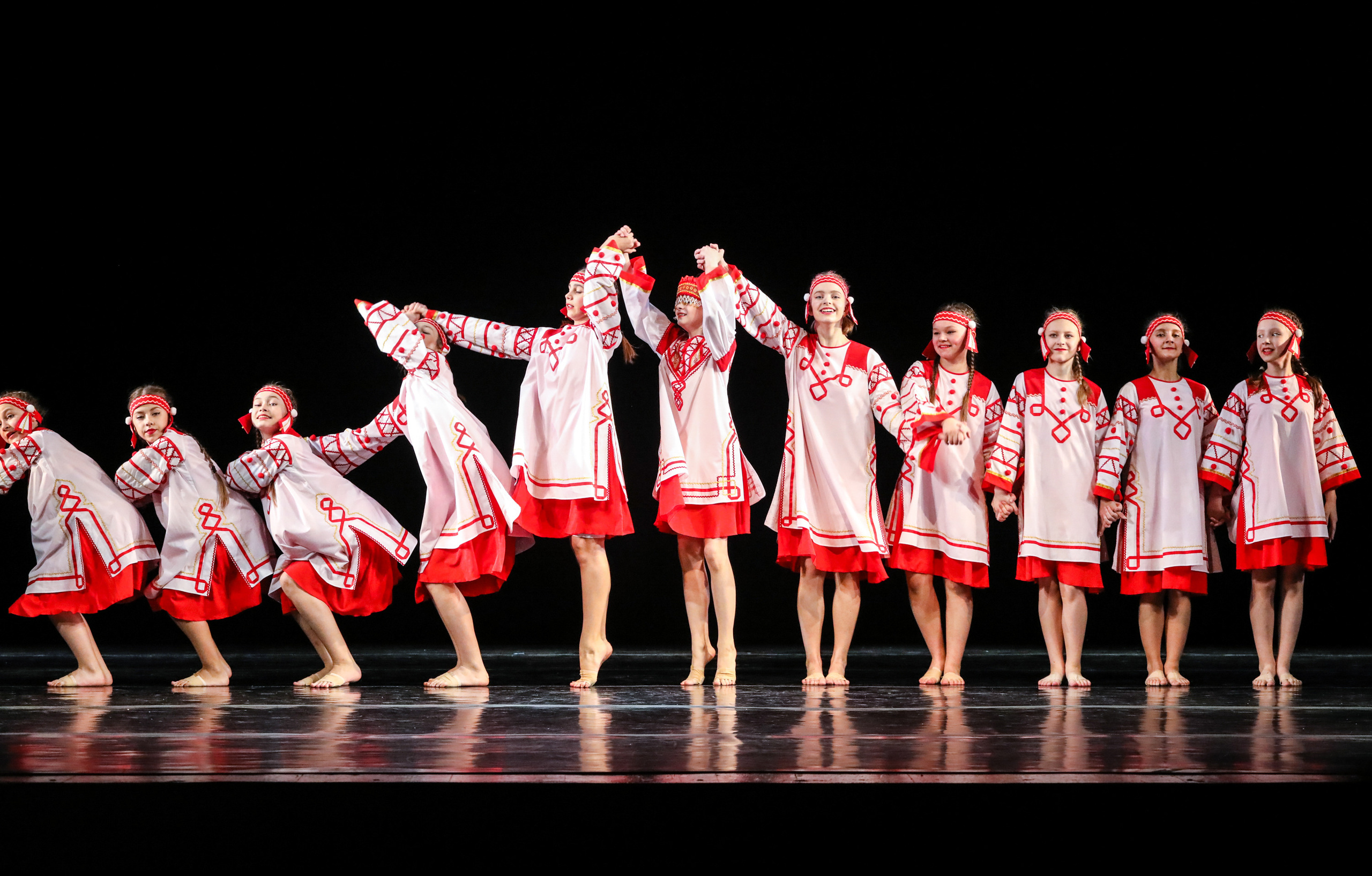 DANCE. Professional reportage photographer in Israel Julia Shaki