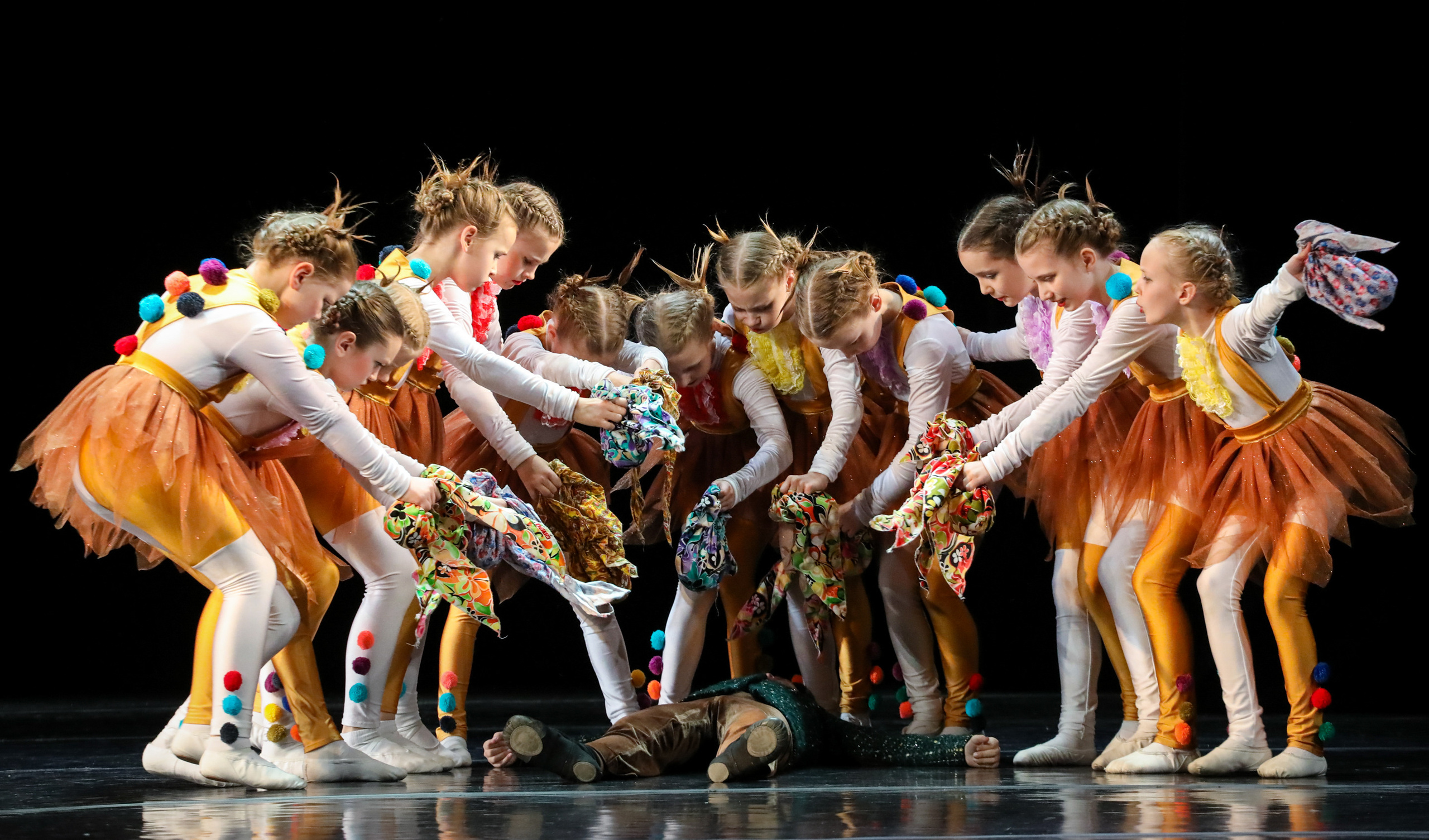 DANCE. Professional reportage photographer in Israel Julia Shaki