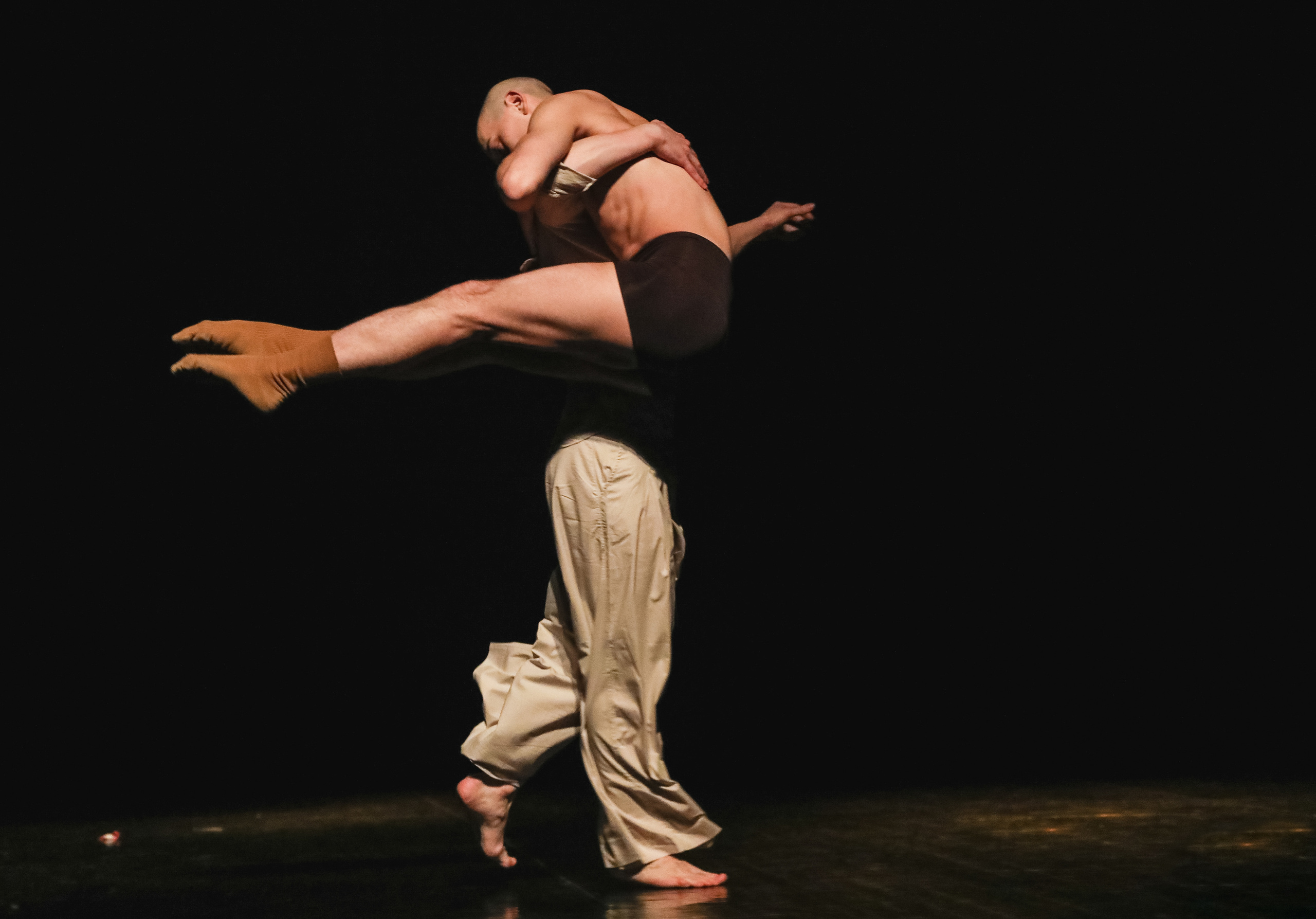 DANCE. Professional reportage photographer in Israel Julia Shaki