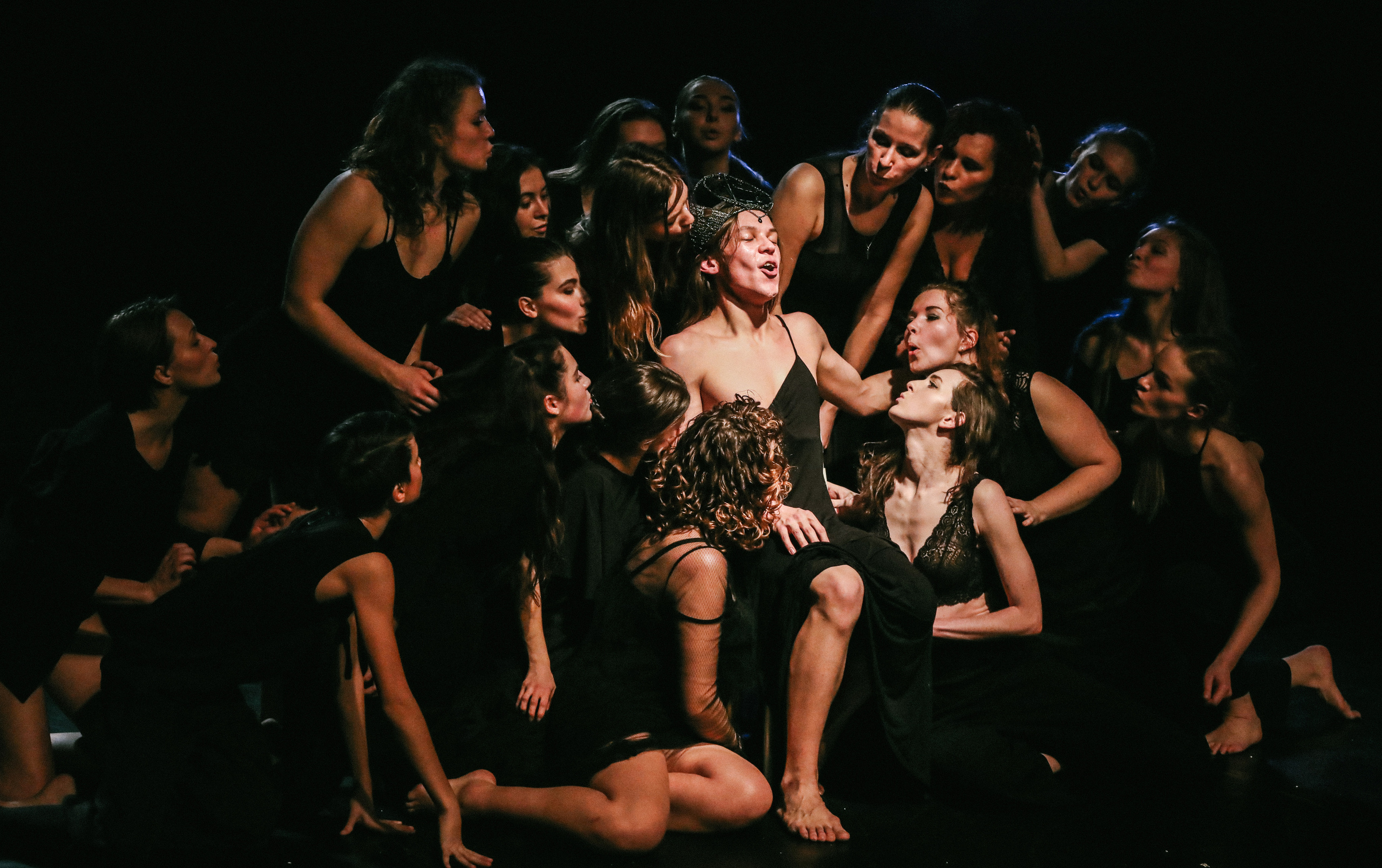 DANCE. Professional reportage photographer in Israel Julia Shaki