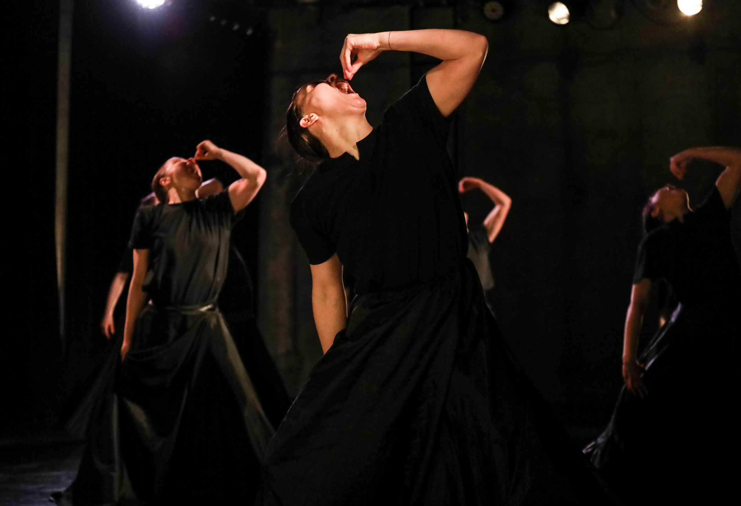 DANCE. Professional reportage photographer in Israel Julia Shaki