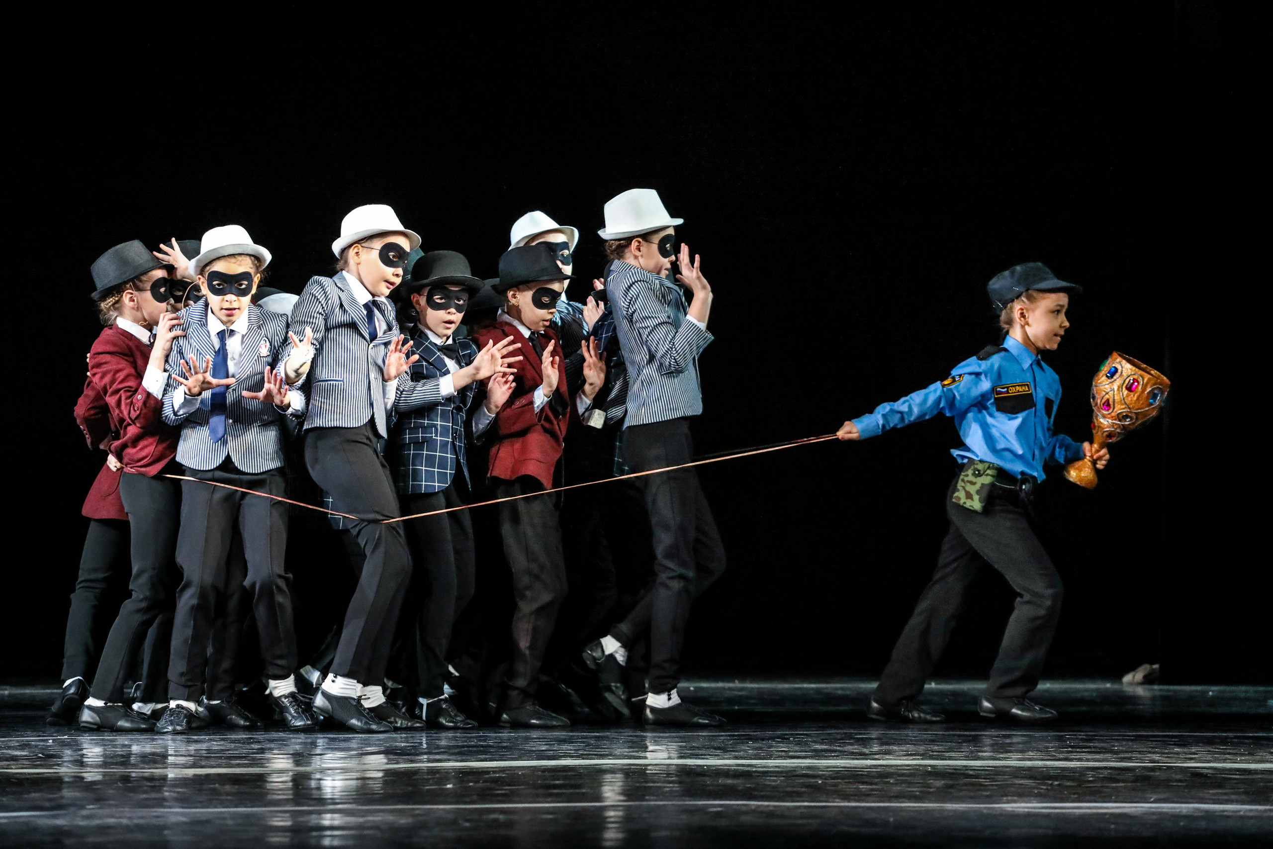 DANCE. Professional reportage photographer in Israel Julia Shaki