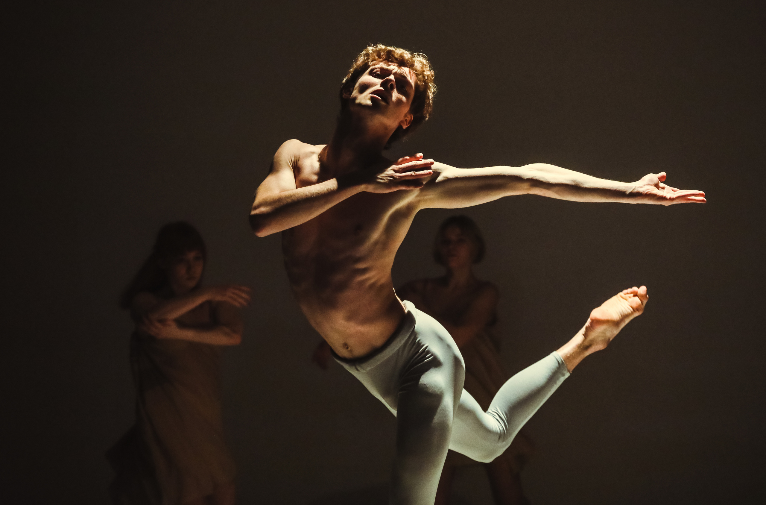 DANCE. Professional reportage photographer in Israel Julia Shaki