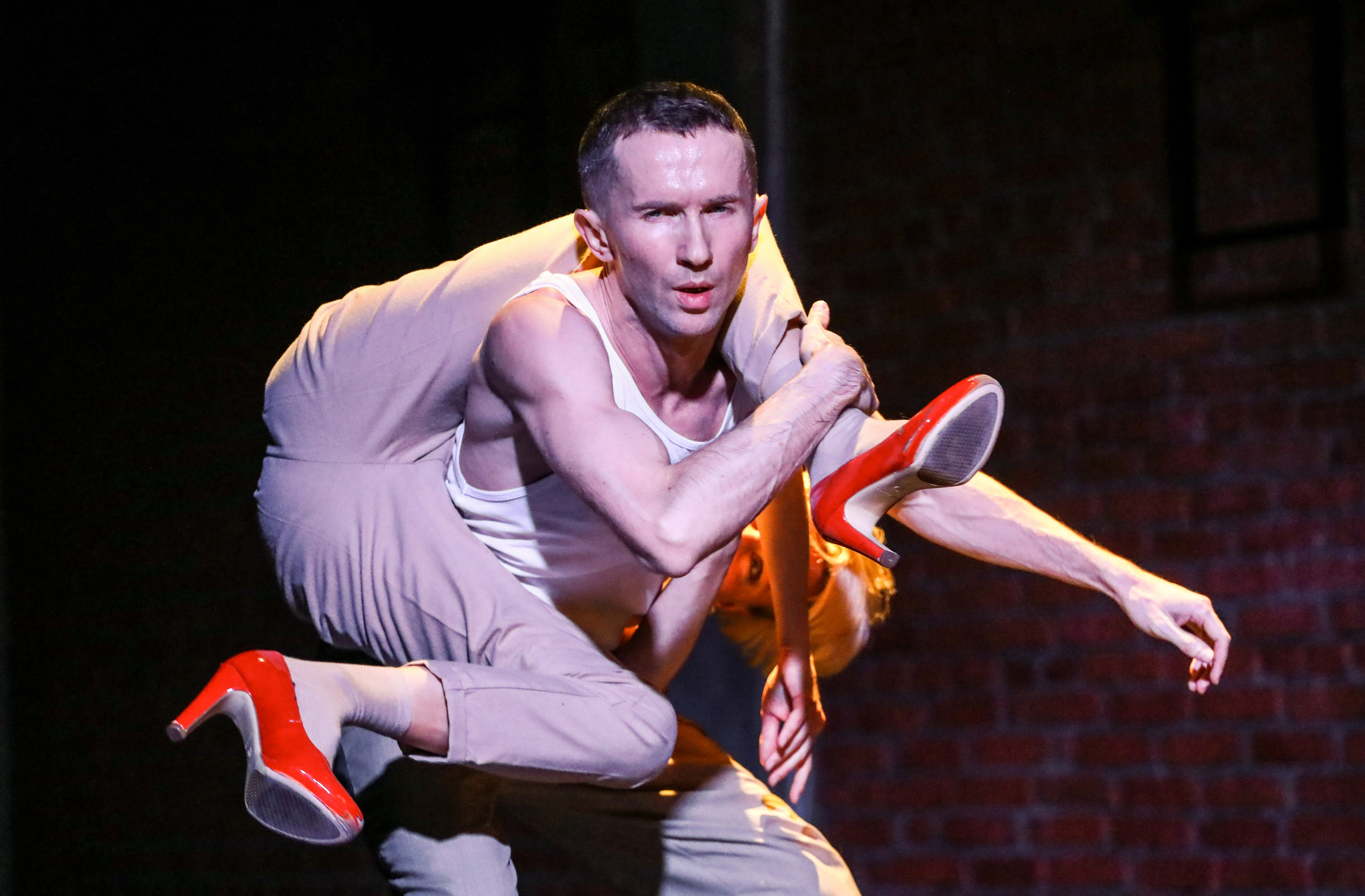 DANCE. Professional reportage photographer in Israel Julia Shaki