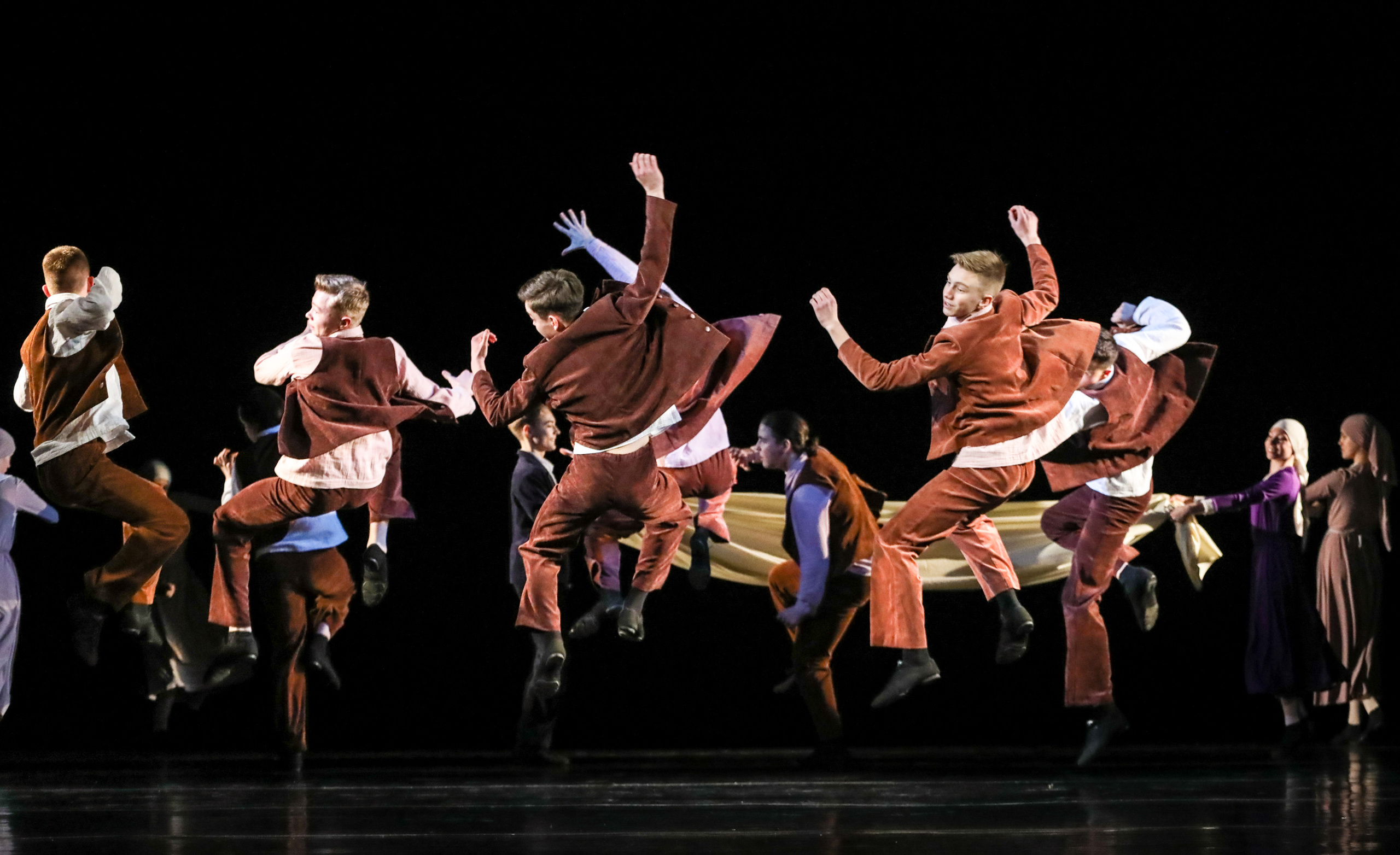 DANCE. Professional reportage photographer in Israel Julia Shaki