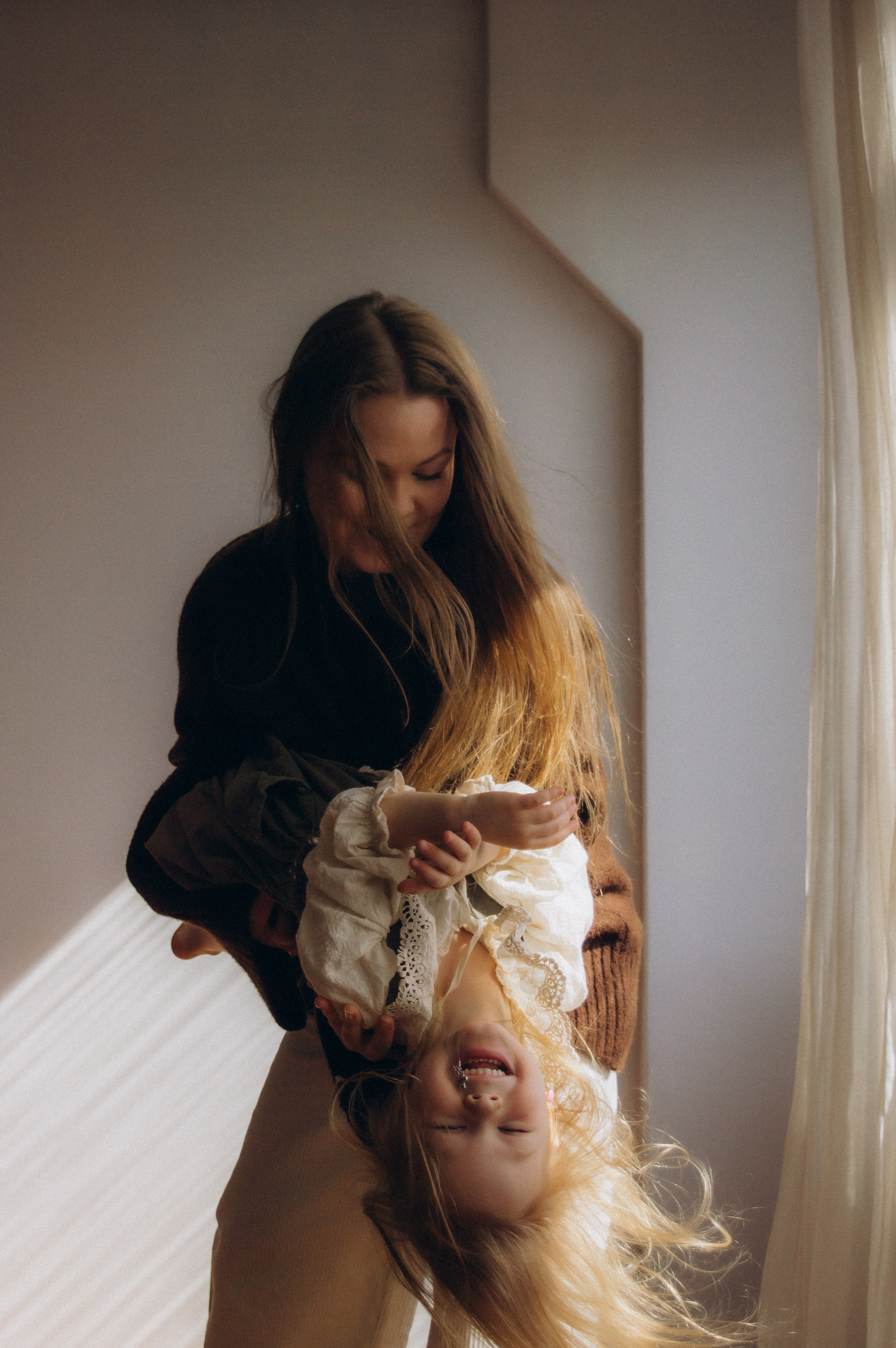 Любовь в воздухе. Семейная фотосессия в студии. Юлия Левада Семейный и женский фотограф