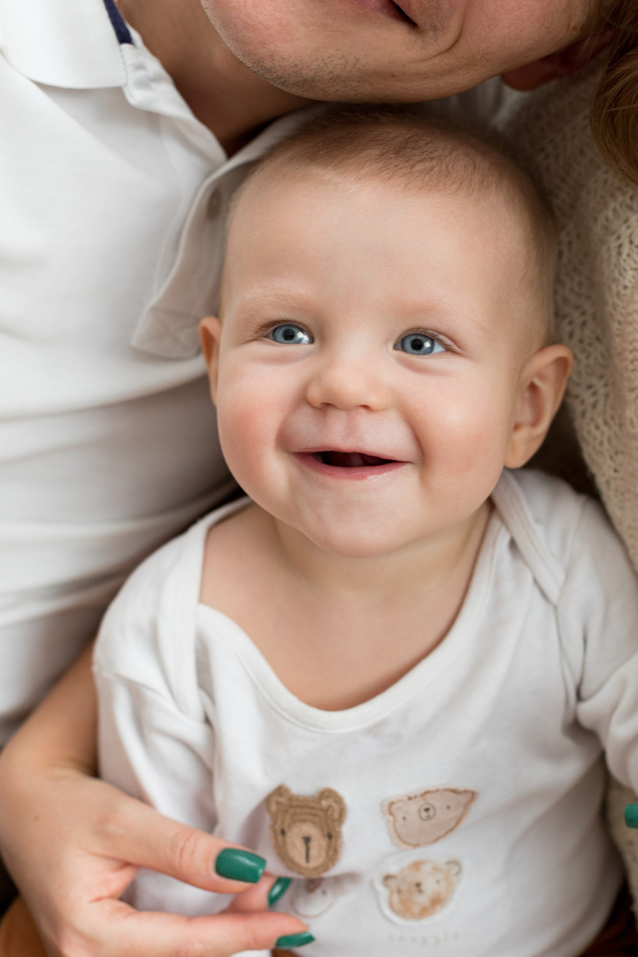 Студийная новогодняя фотосессия семьи. Детский и контент фотограф Надя Волкова Санкт-Петербург