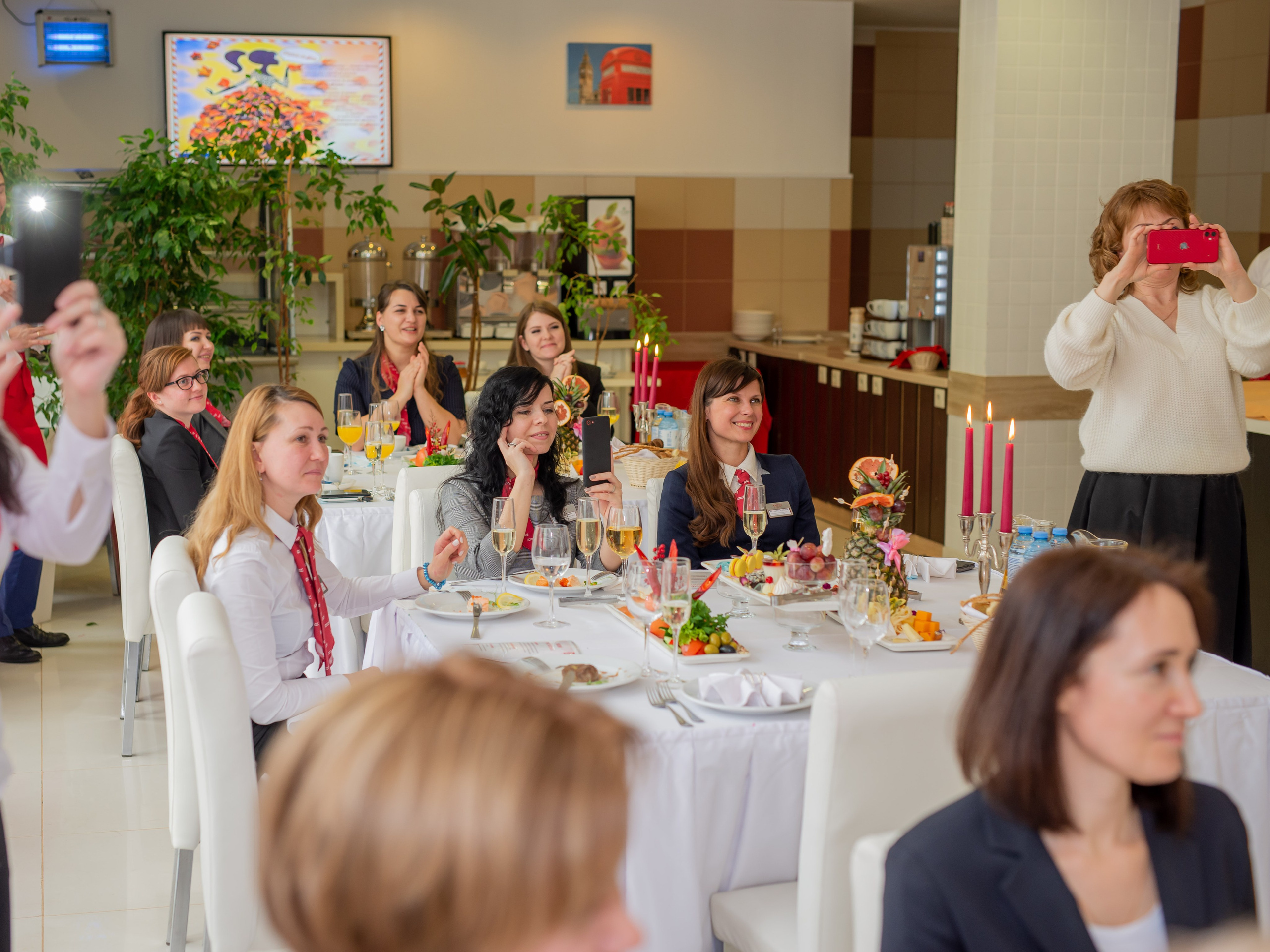 Bridge Resort. 8 марта. Поздравление от мужчин. Фотограф Сергей Катаев