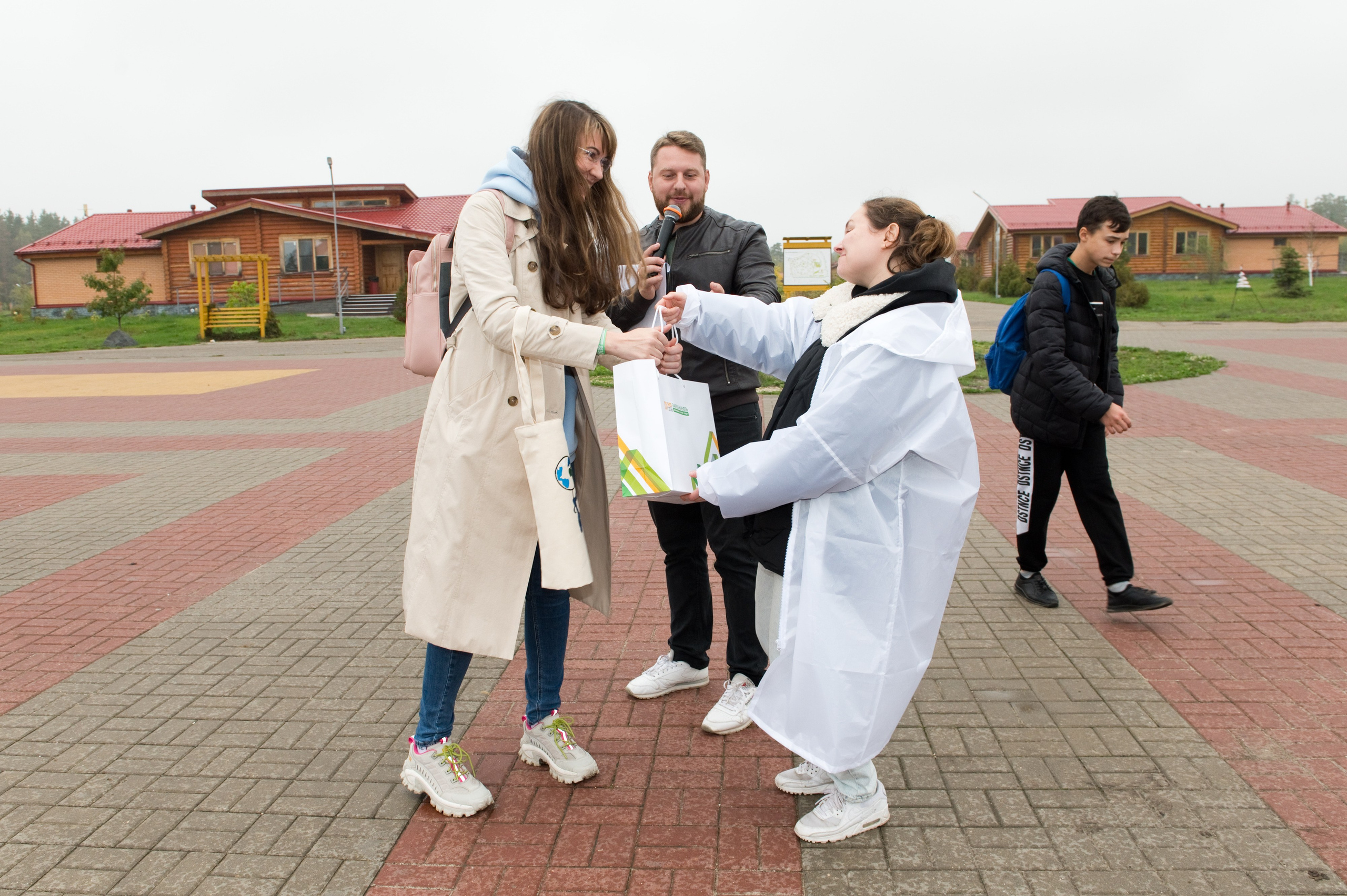 Посадка деревьев в рамках акции Зарубежнефть. Репортажный фотограф и видеограф Слава Думчев. Тимбилдинги, отчетники, корпоративы