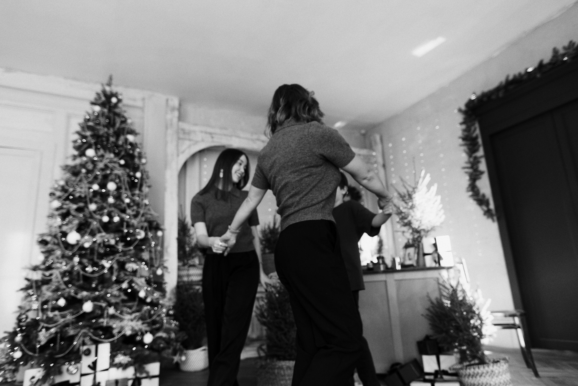 Емейная фотосессия мама, дочь и сын в Тюмени — Дарья Мустафина. Портретный фотограф Тюмень Дарья Мустафина