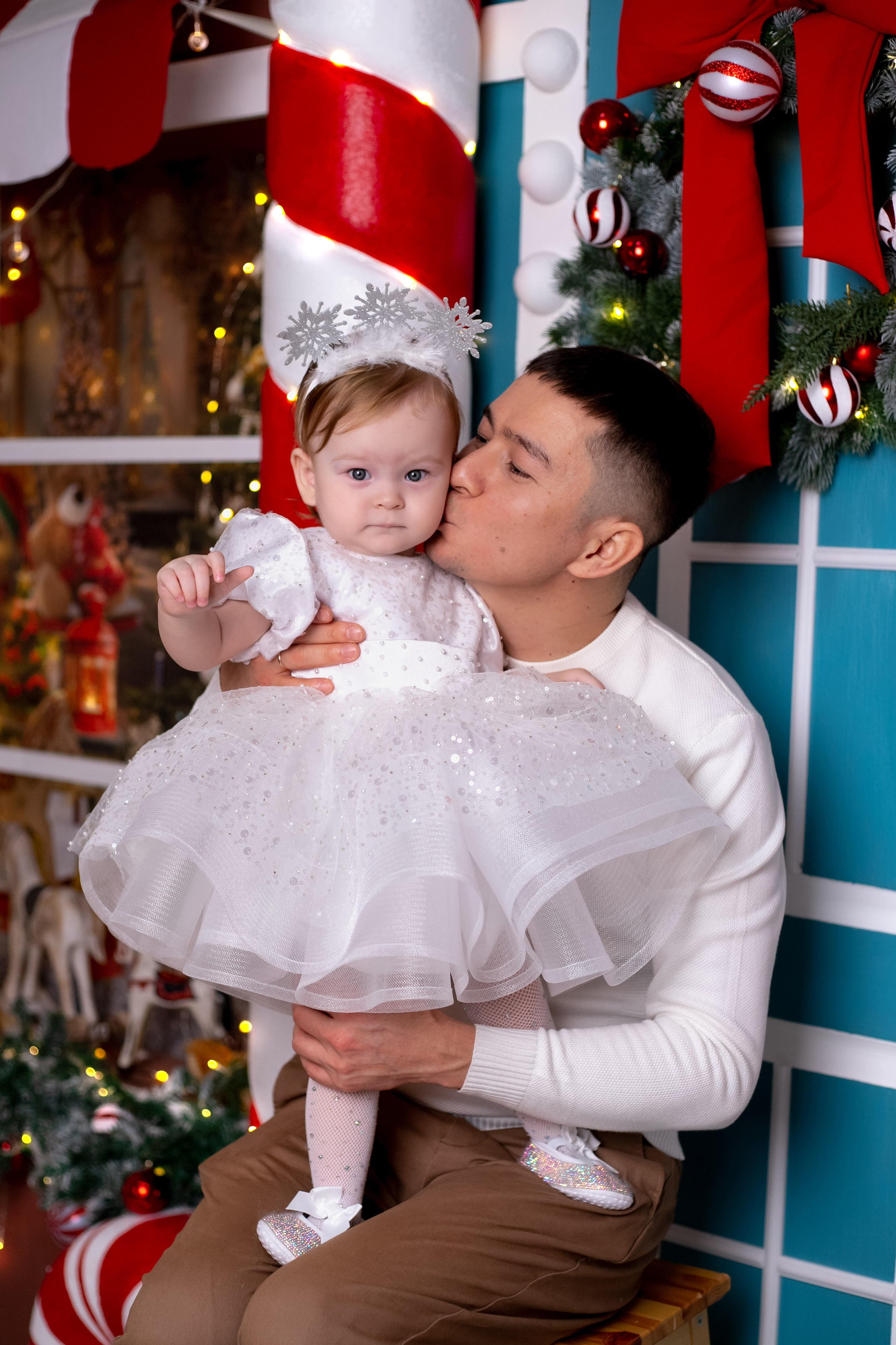 Семейная съемка. Новогодняя. Праздничная фотосессия. Фотограф Кравченко Юлия. Энгельс