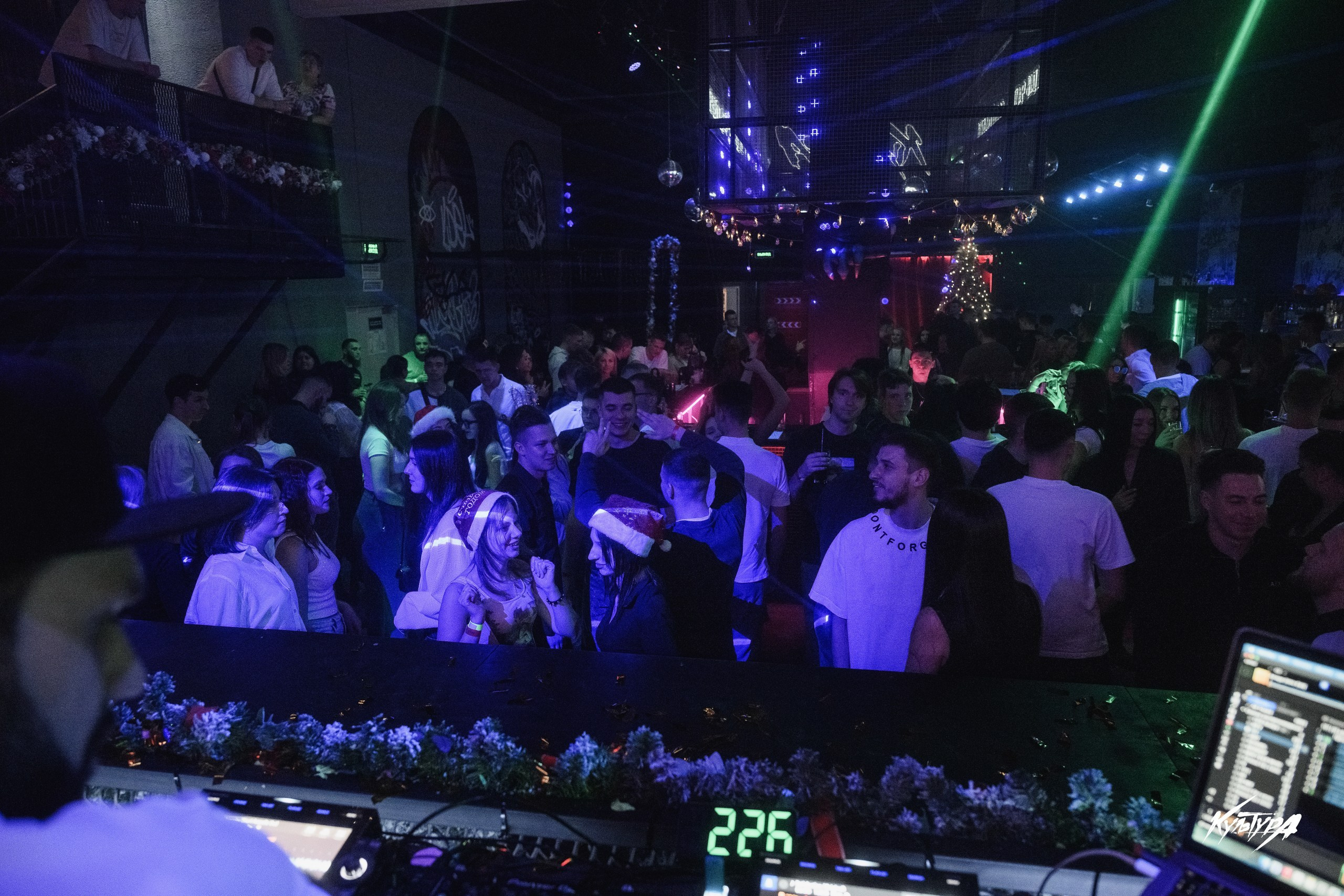 Фотосъемка в ночном клубе в Петропавловске-Камчатском, Репортажная съемка вечеринки в Петропавловске-Камчатском, Профессиональная клубная фотосъемка в Петропавловске-Камчатском, Яркие фото в баре и на танцполе в Петропавловске-Камчатском, Заказать репортаж с мероприятия в Петропавловске-Камчатском.