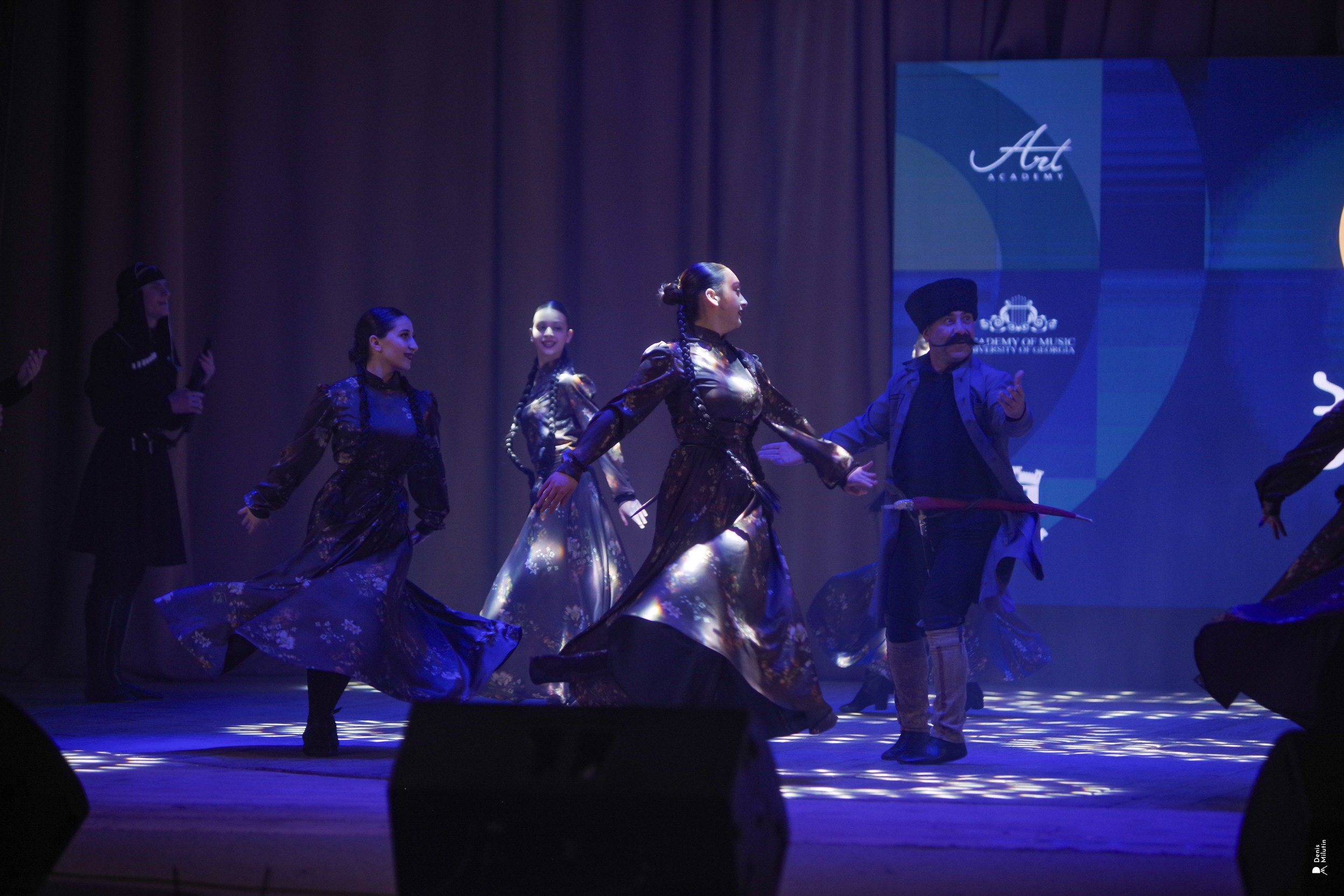 Танцы в Хоби. Портретный фотограф Денис Милютин